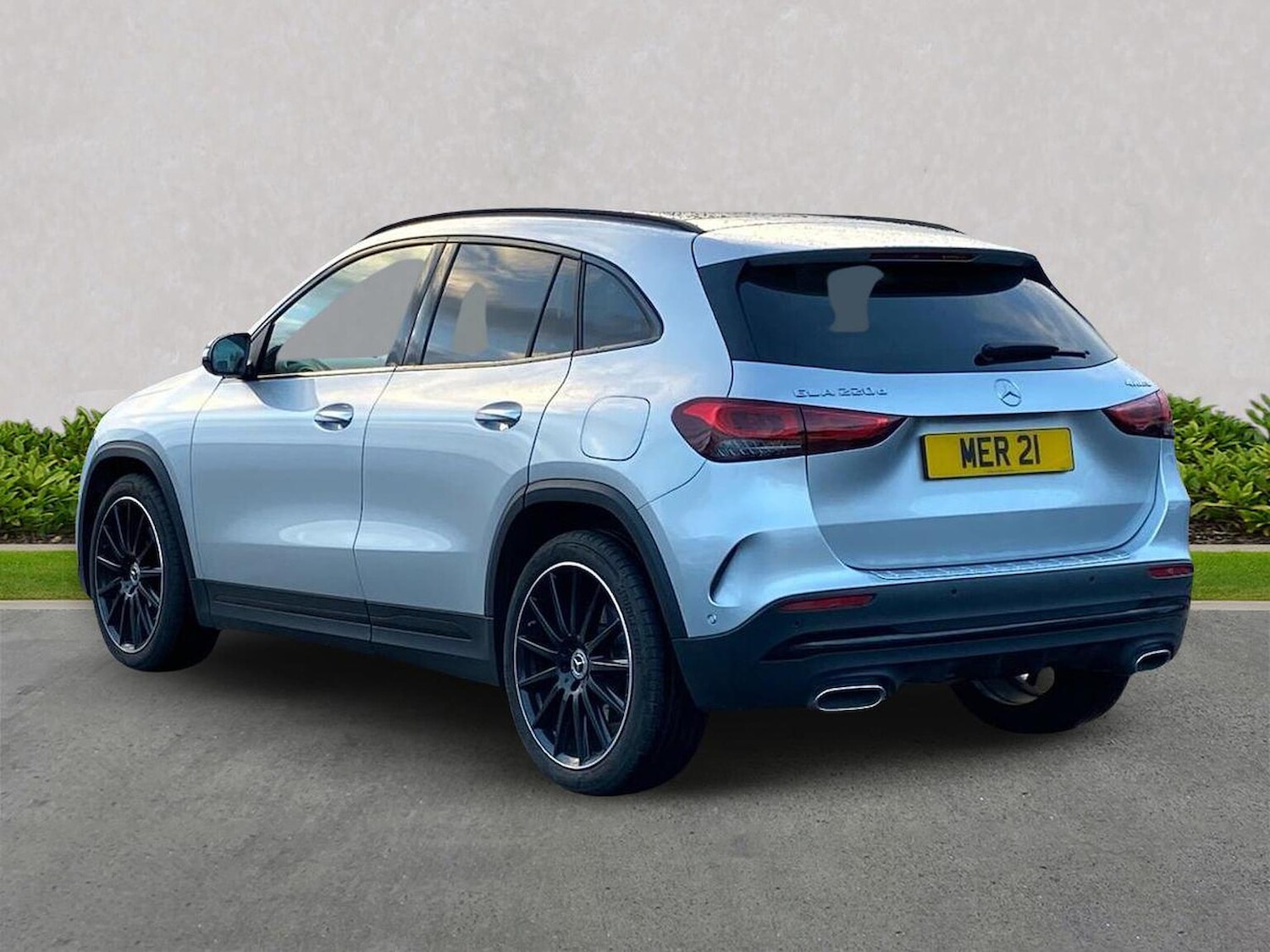 Used Mercedes-Benz GLA 2022 for sale - 76444500: Photo 2