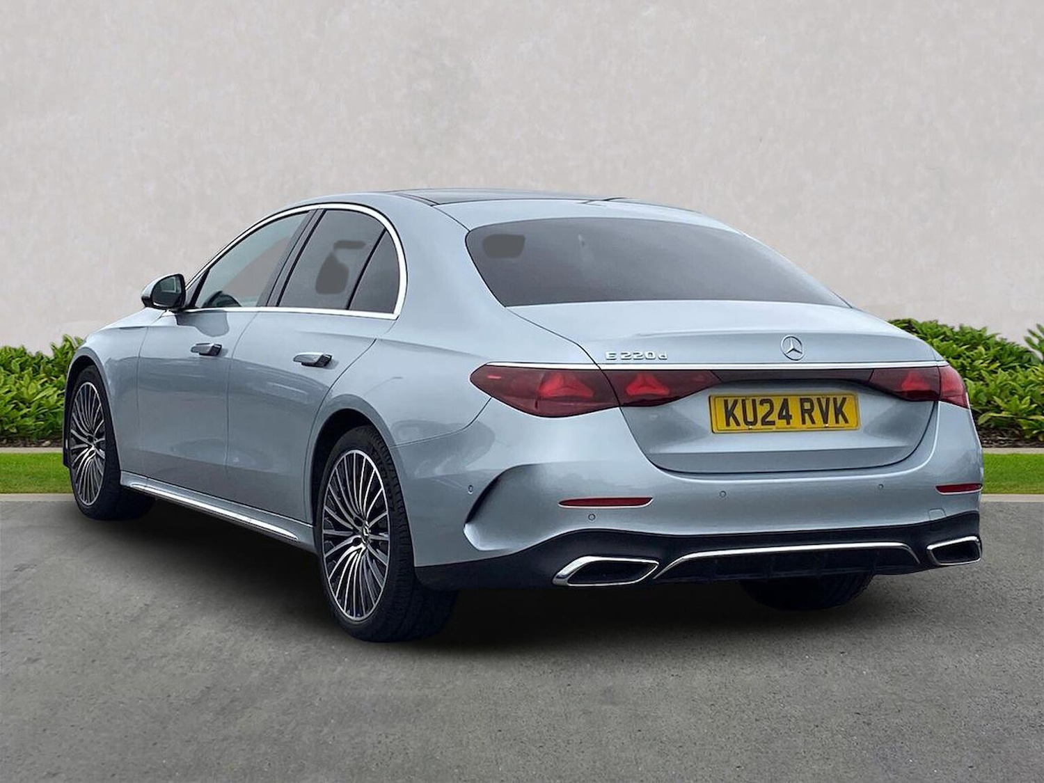 Used Mercedes-Benz E Class 2024 for sale - 75987722: Photo 2