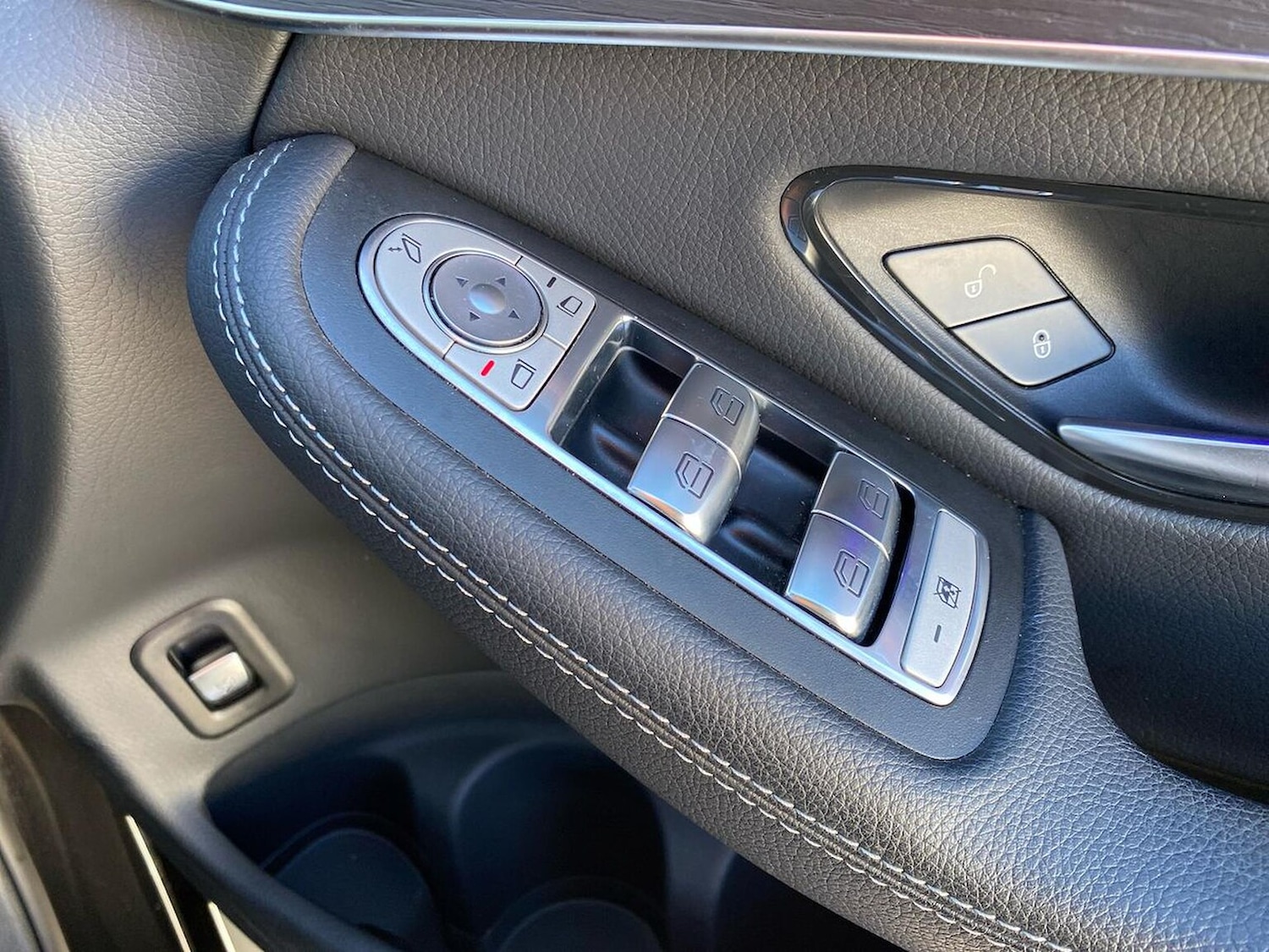 Used Mercedes-Benz GLC 2022 for sale - 76365085: Photo 21