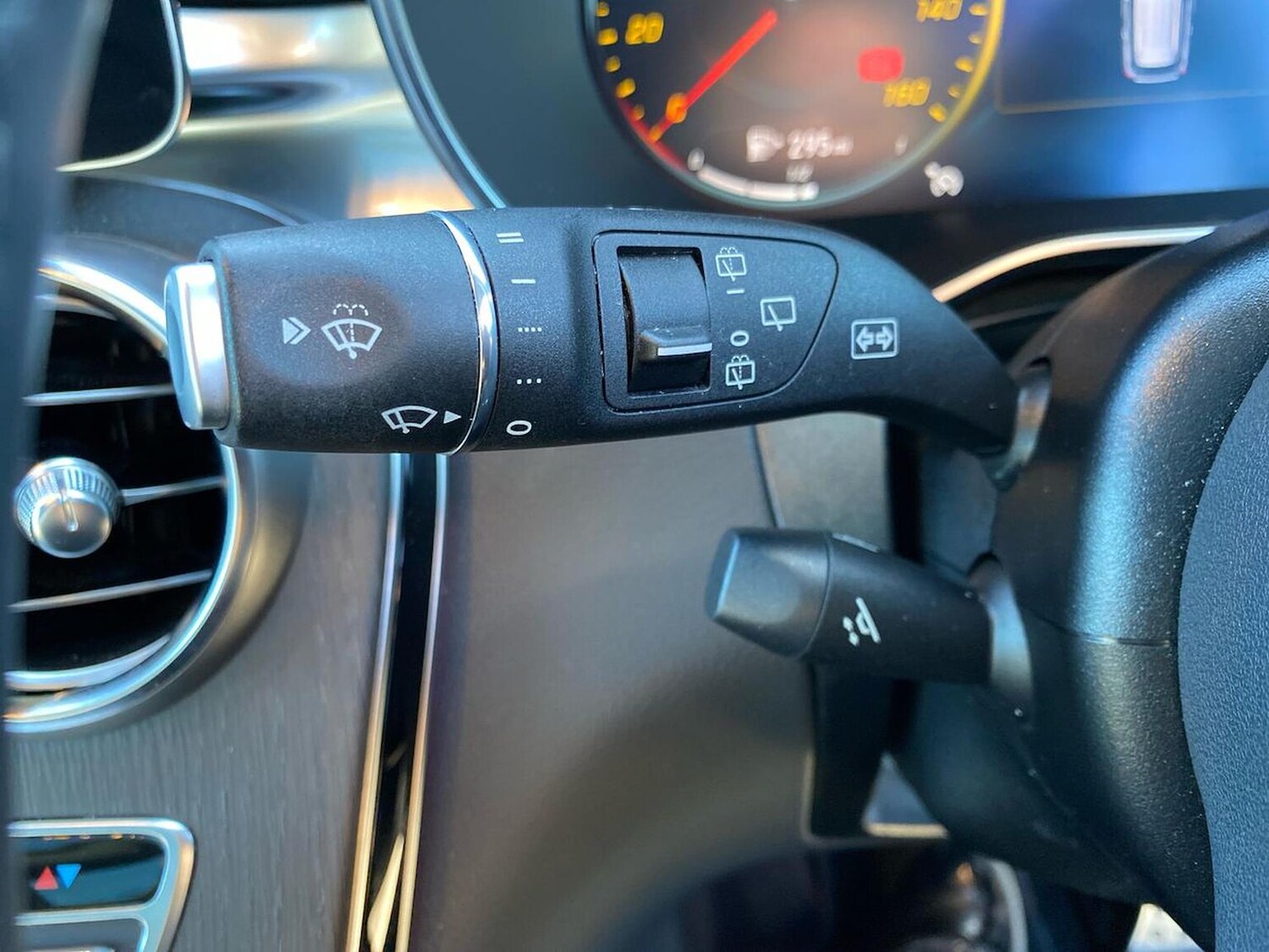Used Mercedes-Benz GLC 2022 for sale - 76365085: Photo 28