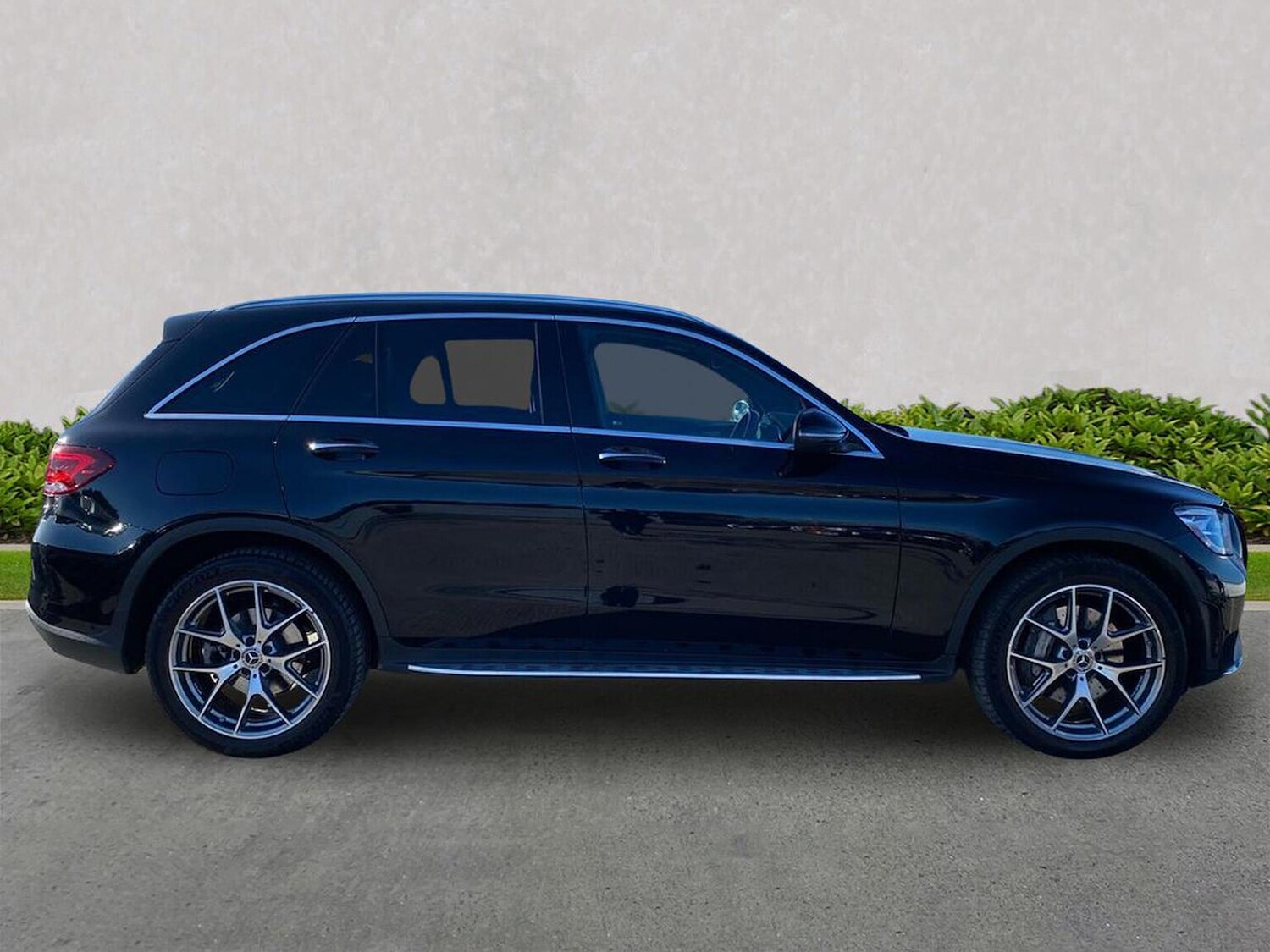 Used Mercedes-Benz GLC 2022 for sale - 76365085: Photo 3