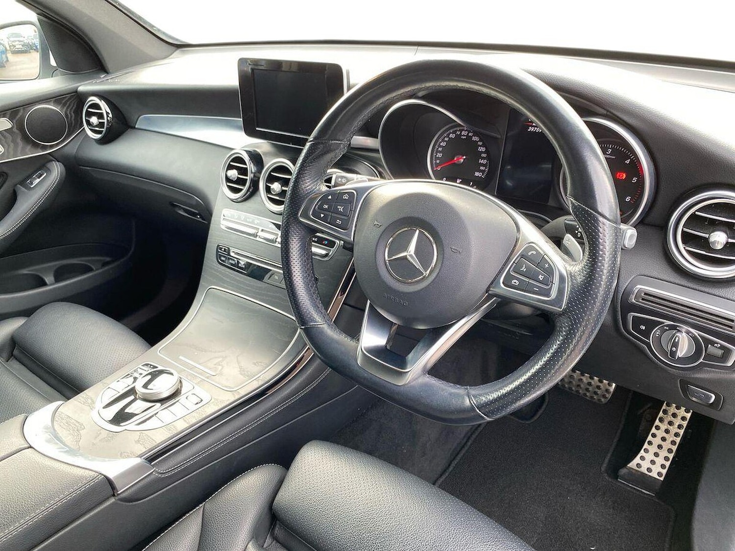 Used Mercedes-Benz GLC 2019 for sale - 76799376: Photo 15