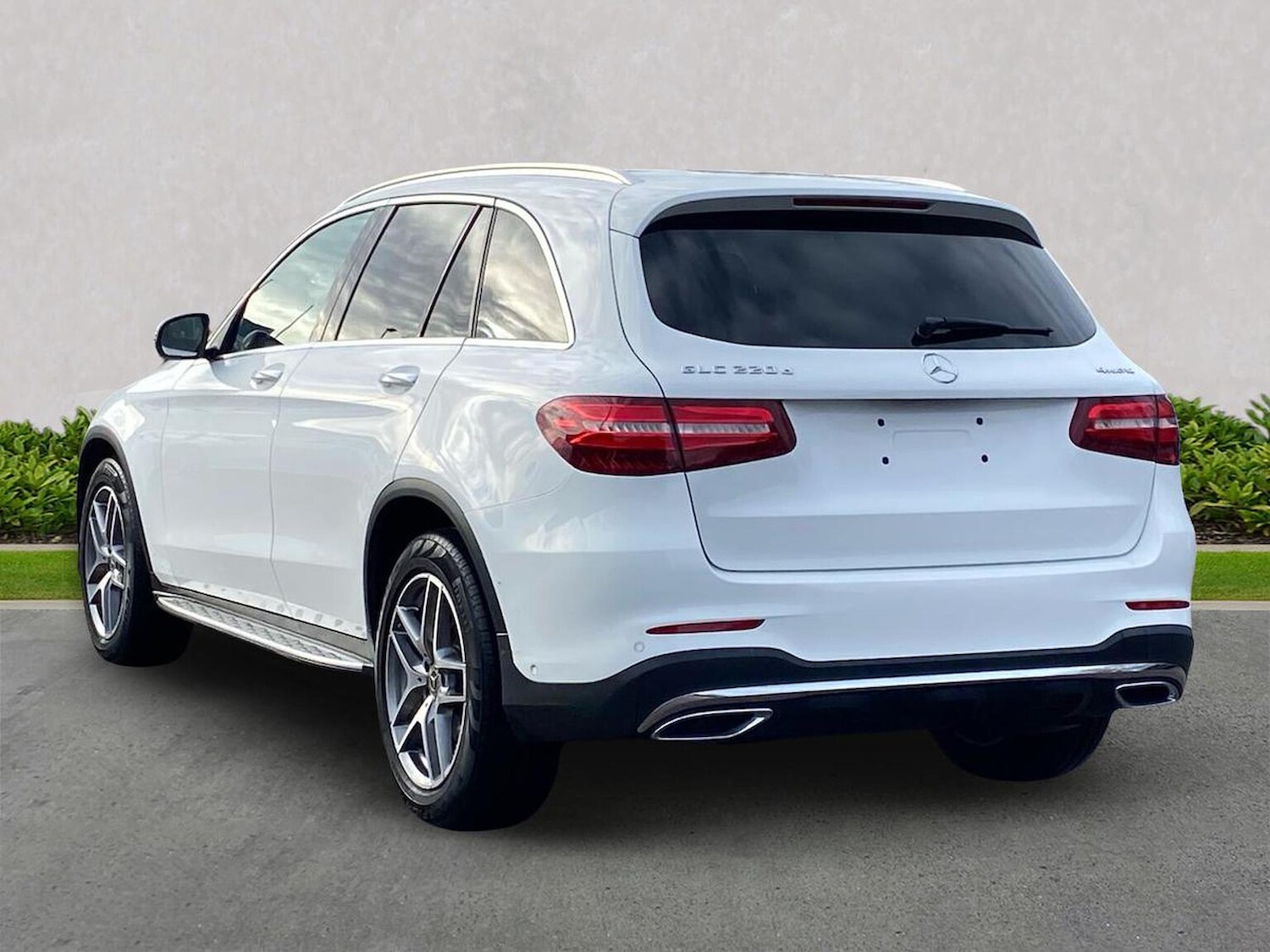 Used Mercedes-Benz GLC 2019 for sale - 76799376: Photo 2