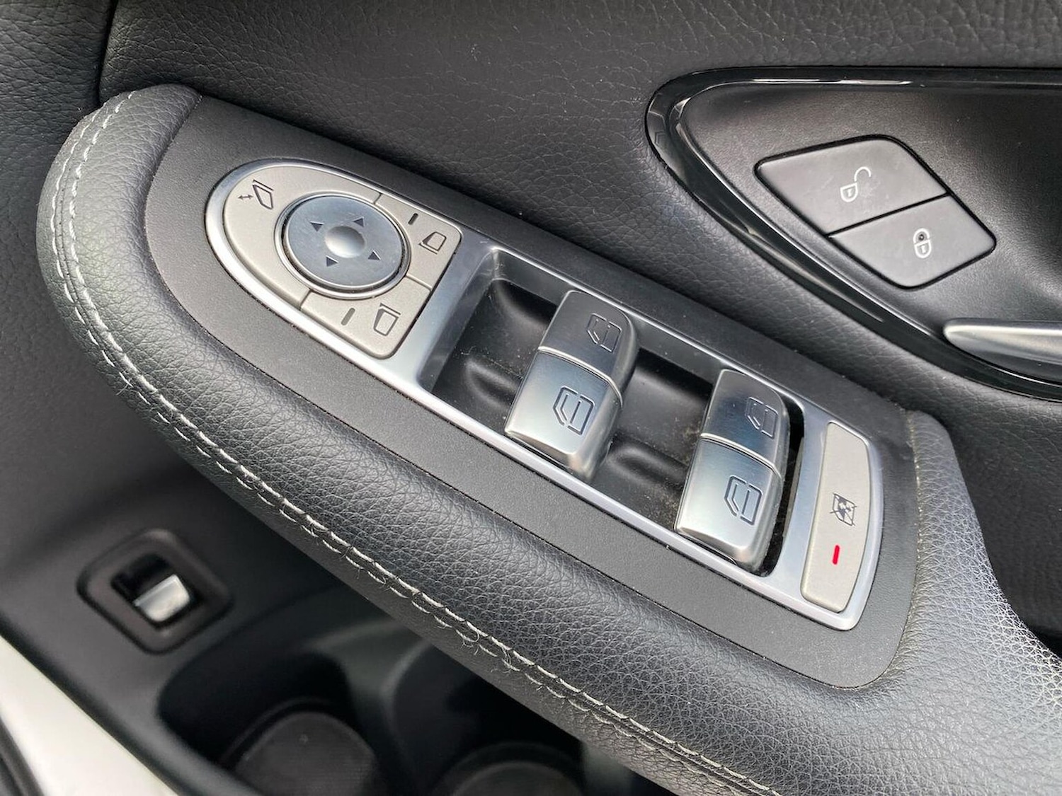 Used Mercedes-Benz GLC 2019 for sale - 76799376: Photo 21