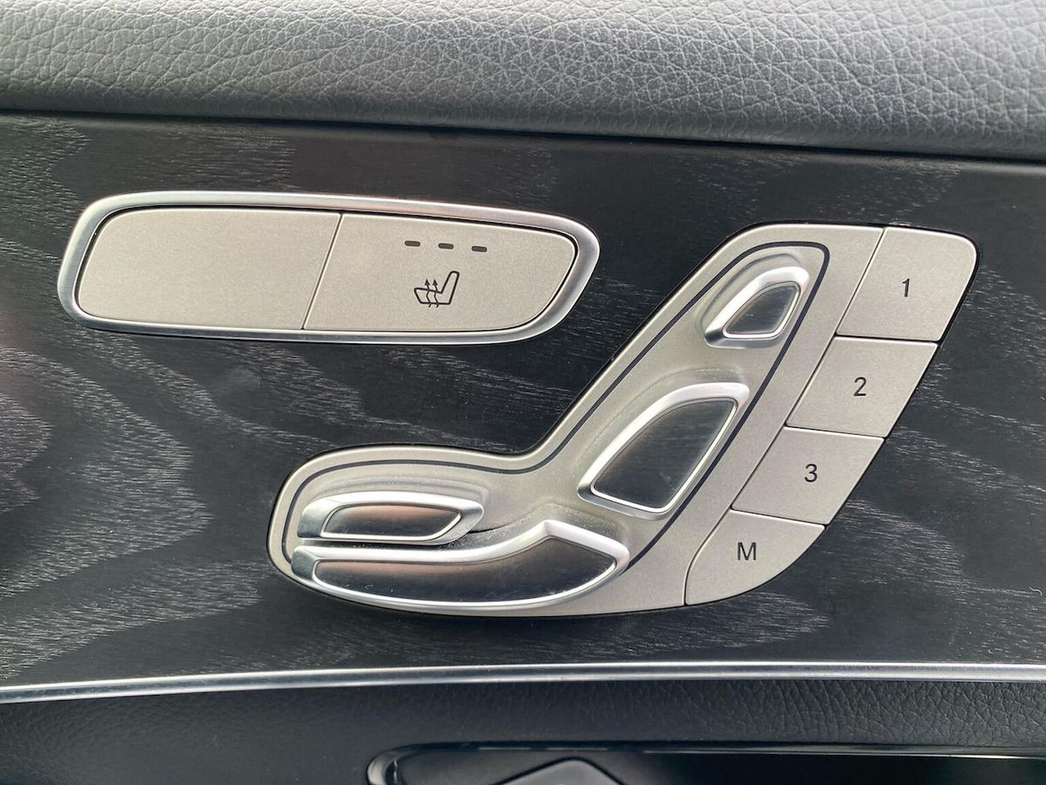 Used Mercedes-Benz GLC 2019 for sale - 76799376: Photo 30