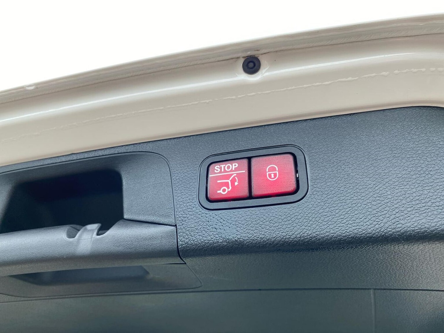 Used Mercedes-Benz GLC 2019 for sale - 76799376: Photo 40