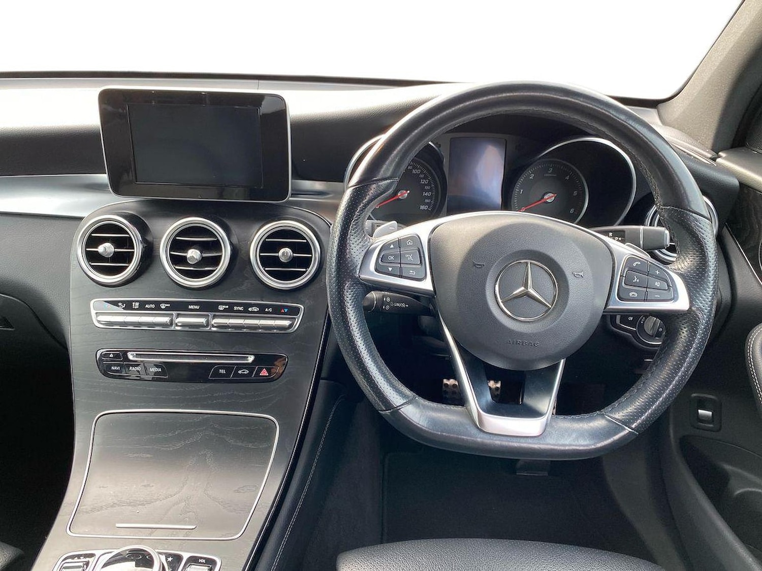 Used Mercedes-Benz GLC 2019 for sale - 76799376: Photo 9