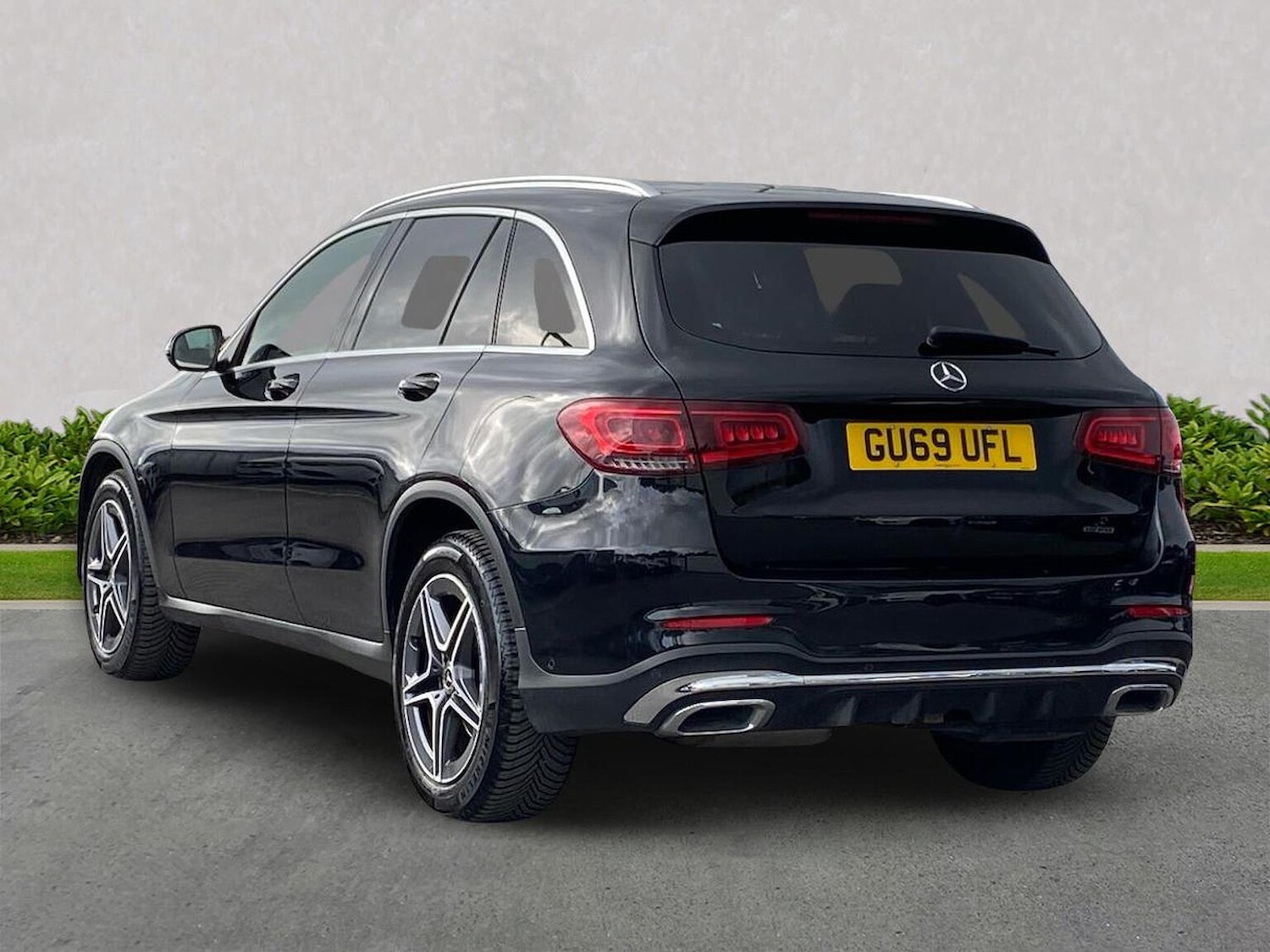 Used Mercedes-Benz GLC 2019 for sale - 76382673: Photo 2