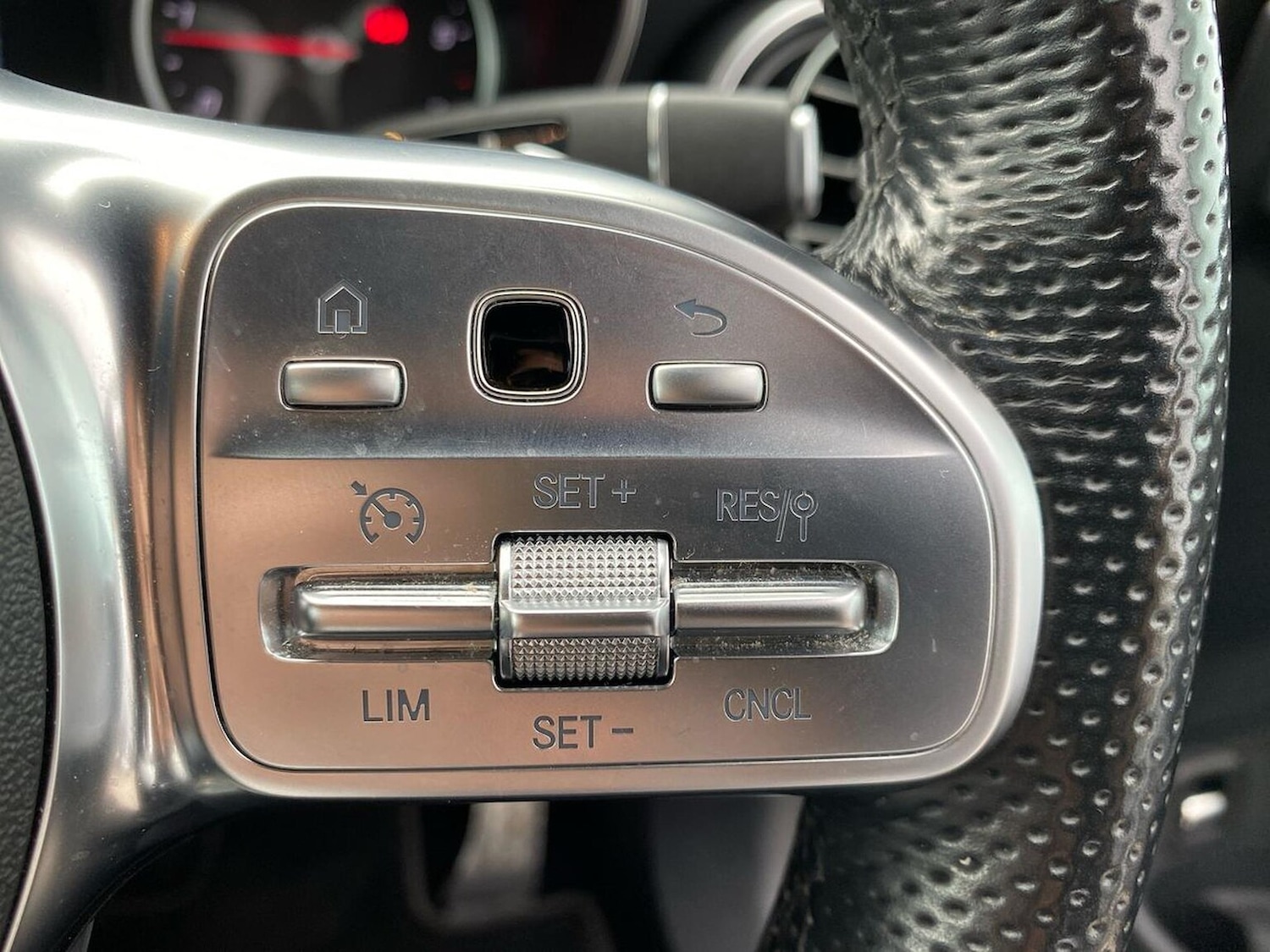 Used Mercedes-Benz GLC 2019 for sale - 76382673: Photo 27