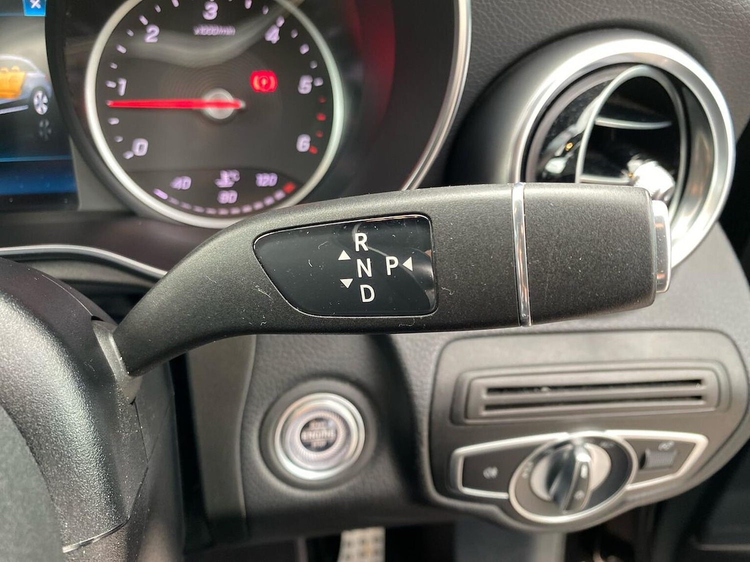 Used Mercedes-Benz GLC 2019 for sale - 76382673: Photo 29