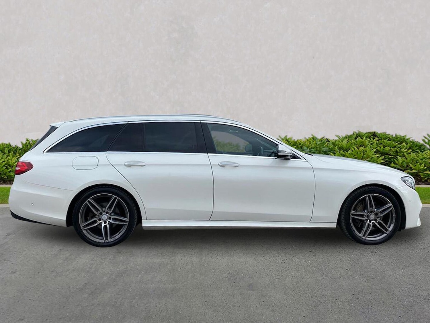 Used Mercedes-Benz E Class 2017 for sale - 76387170: Photo 3