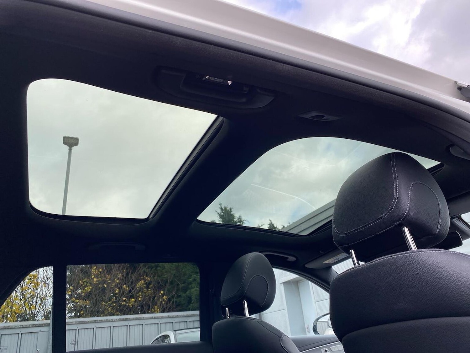 Used Mercedes-Benz E Class 2017 for sale - 76387170: Photo 41