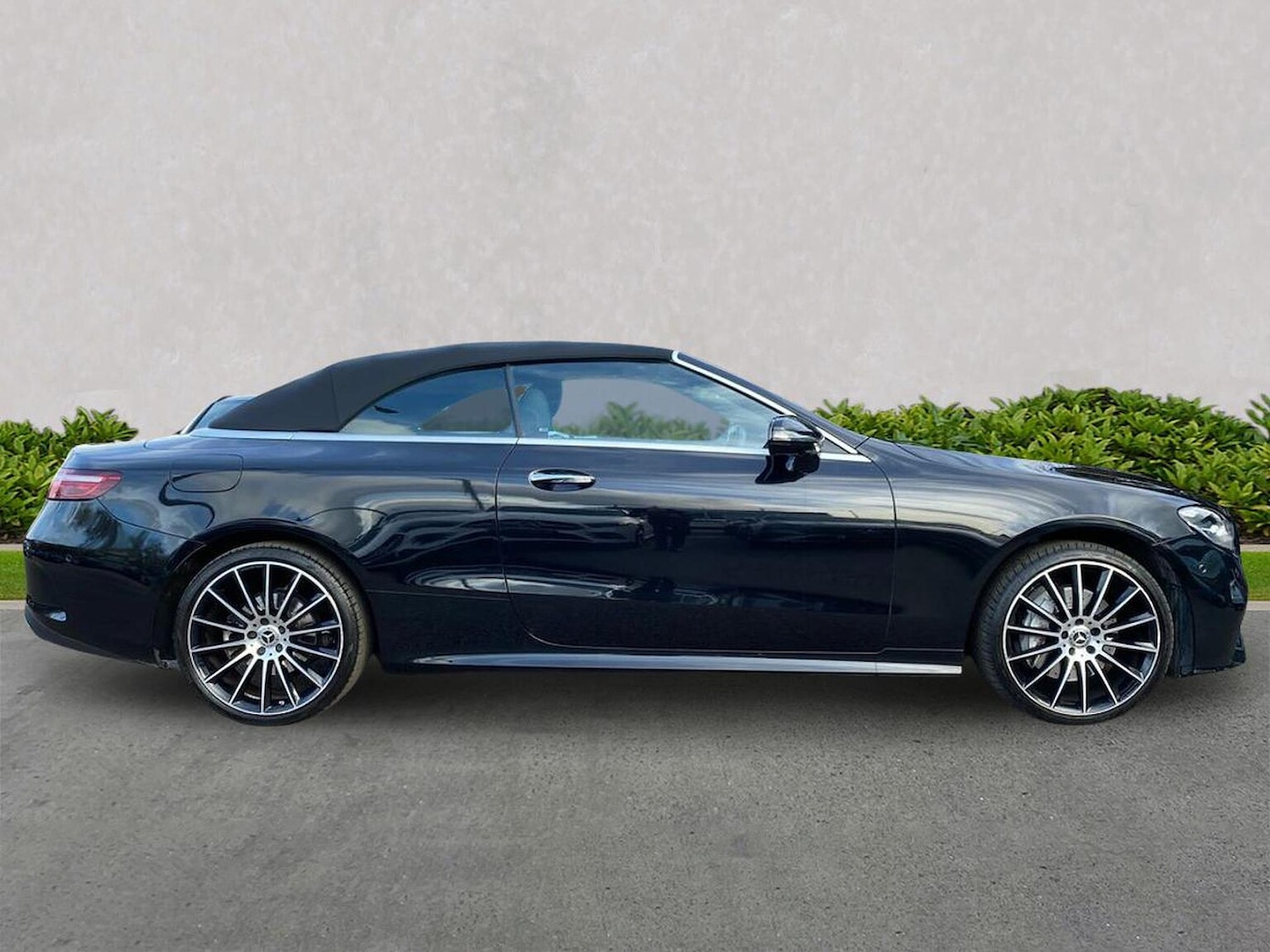 Used Mercedes-Benz E Class 2023 for sale - 76543052: Photo 3