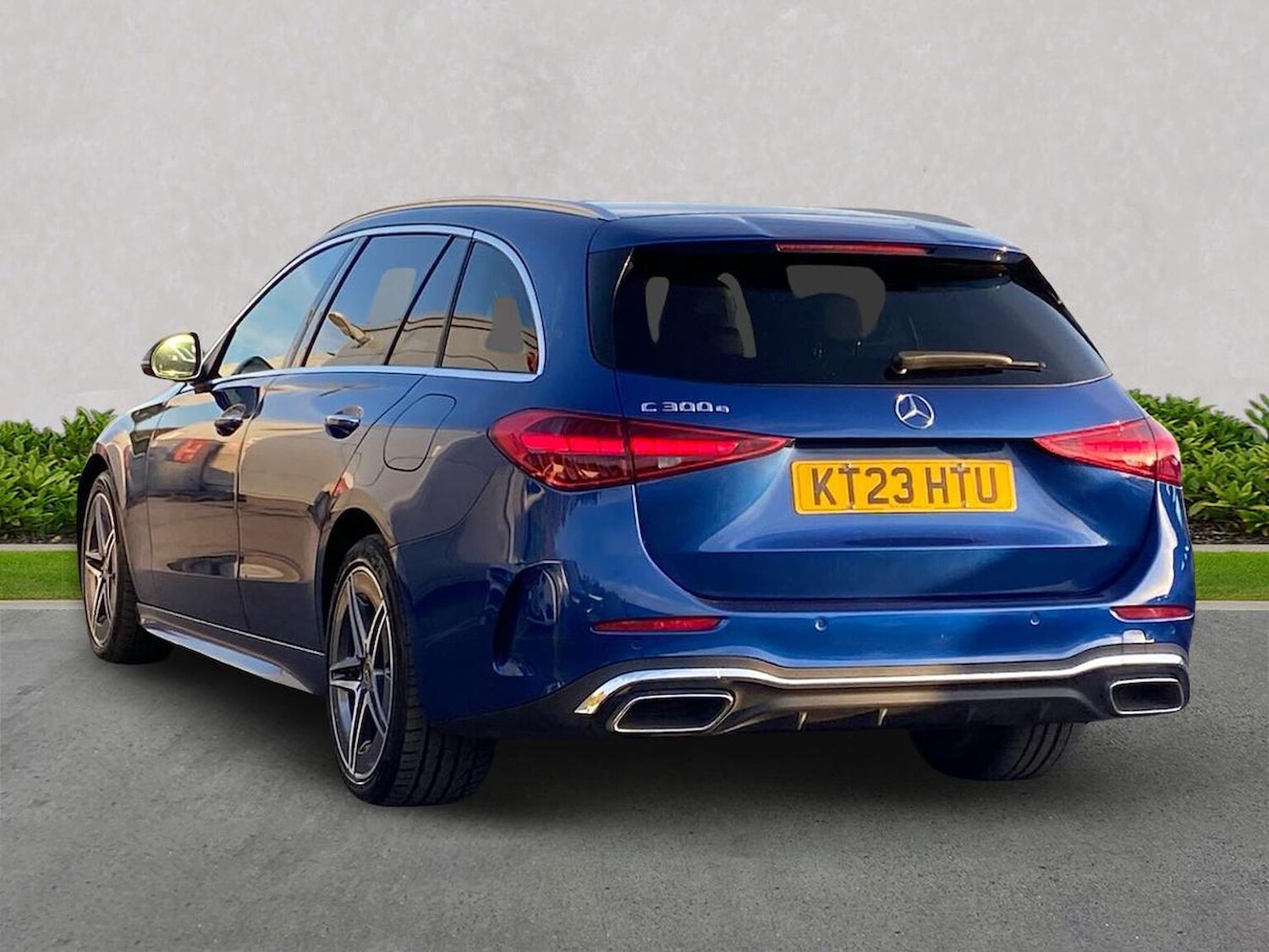 Used Mercedes-Benz C Class 2023 for sale - 76236985: Photo 2