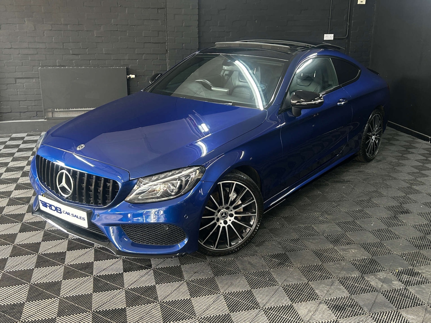 Used Mercedes-Benz C Class 2017 for sale - 77941624: Photo 3