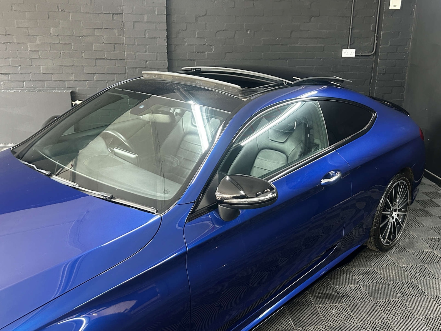 Used Mercedes-Benz C Class 2017 for sale - 77941624: Photo 4