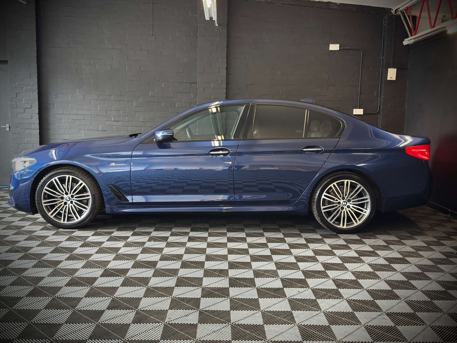 Used BMW 5 Series 2017 for sale - 76278296: Photo 14