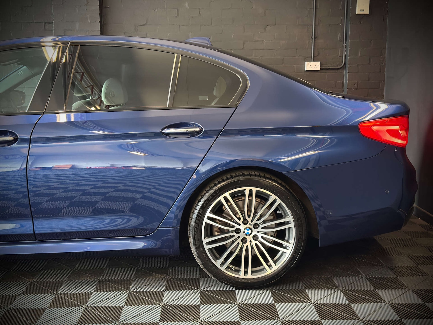 Used BMW 5 Series 2017 for sale - 76278296: Photo 15