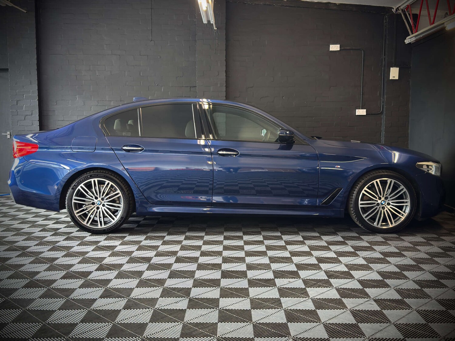 Used BMW 5 Series 2017 for sale - 76278296: Photo 17