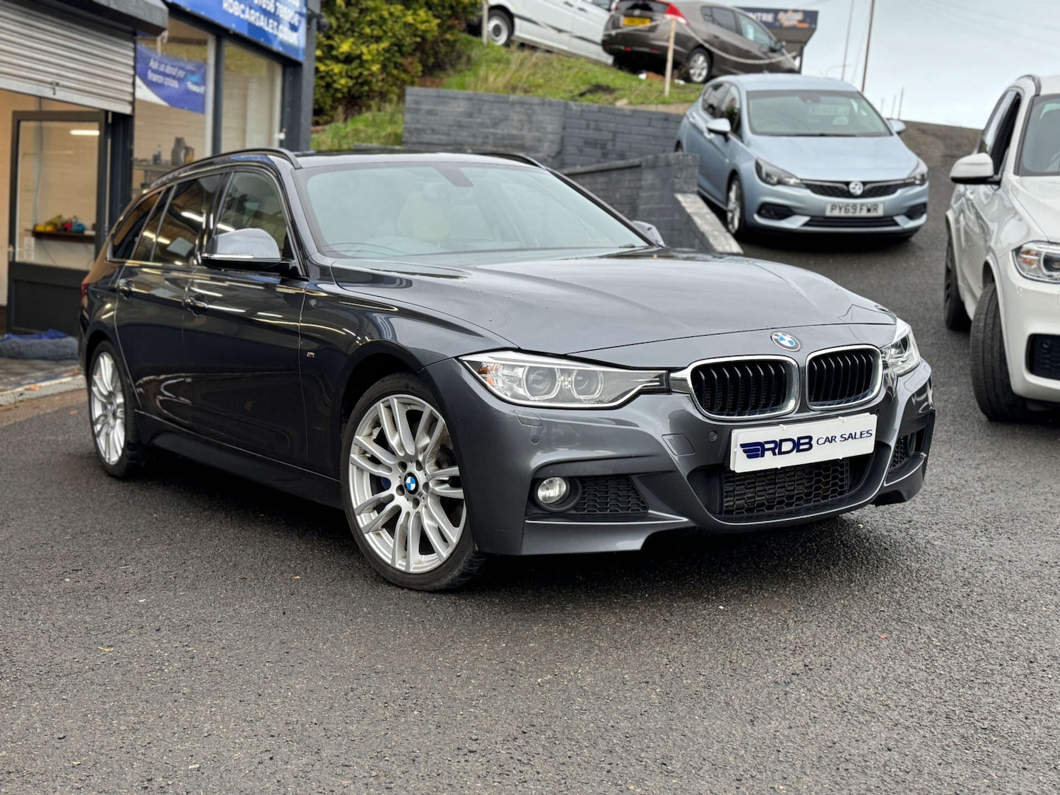 Used BMW 3 Series 2014 for sale - 76720462: Photo 1