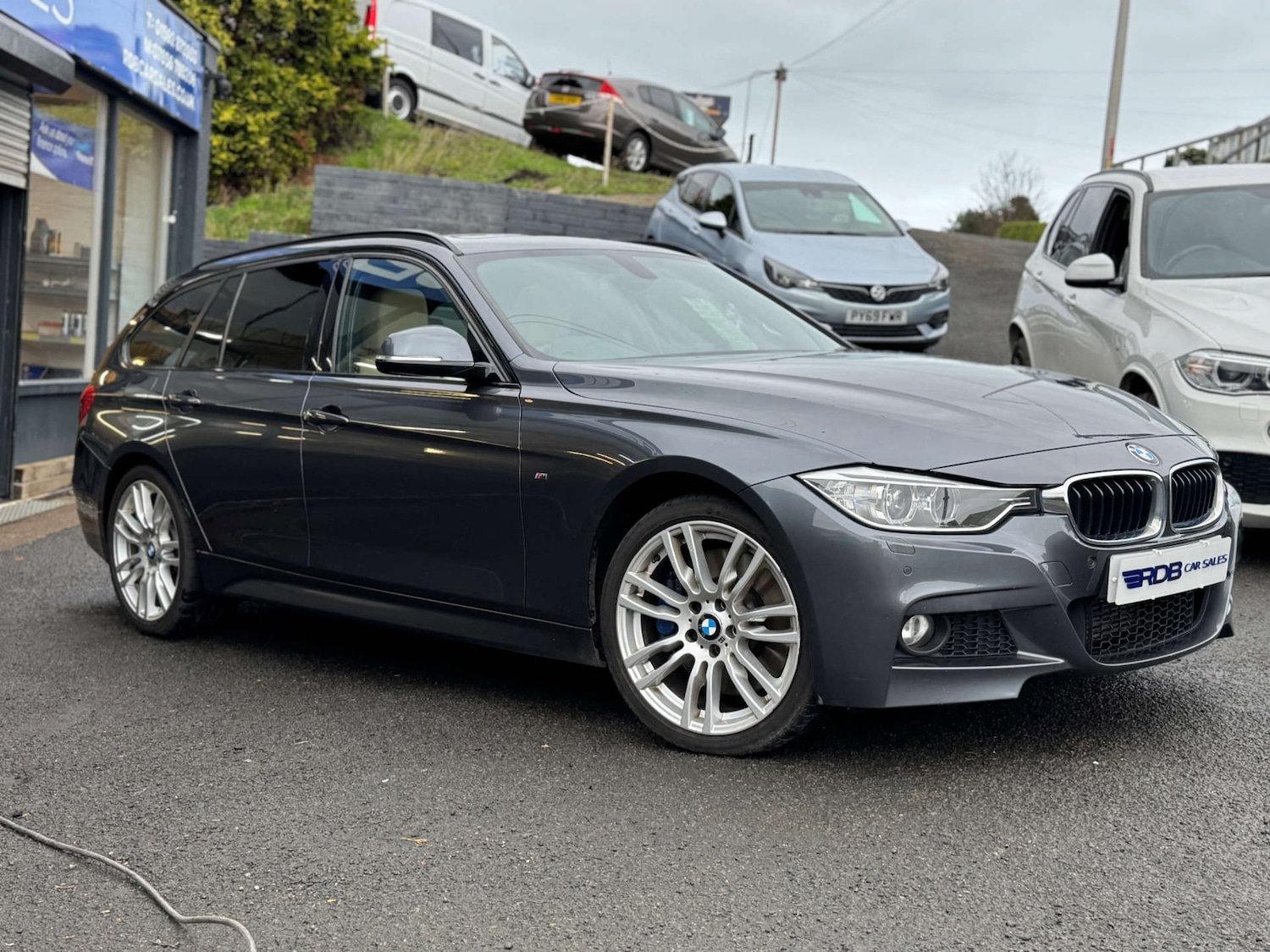 Used BMW 3 Series 2014 for sale - 76720462: Photo 2