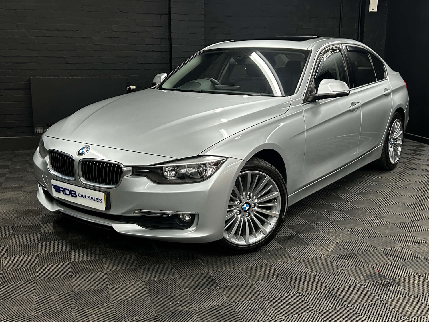 Used BMW 3 Series 2013 for sale - 77621882: Photo 1