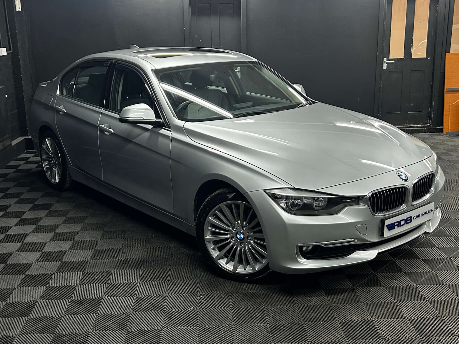 Used BMW 3 Series 2013 for sale - 77621882: Photo 11