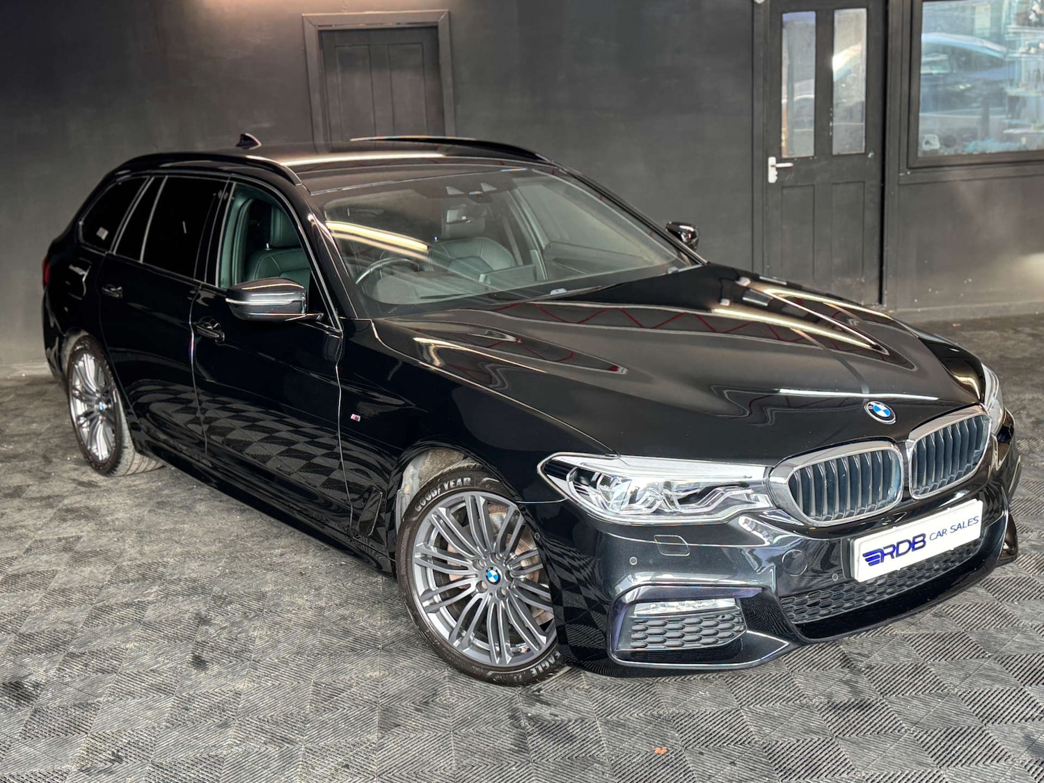 Used BMW 5 Series 2017 for sale - 76830108: Photo 10