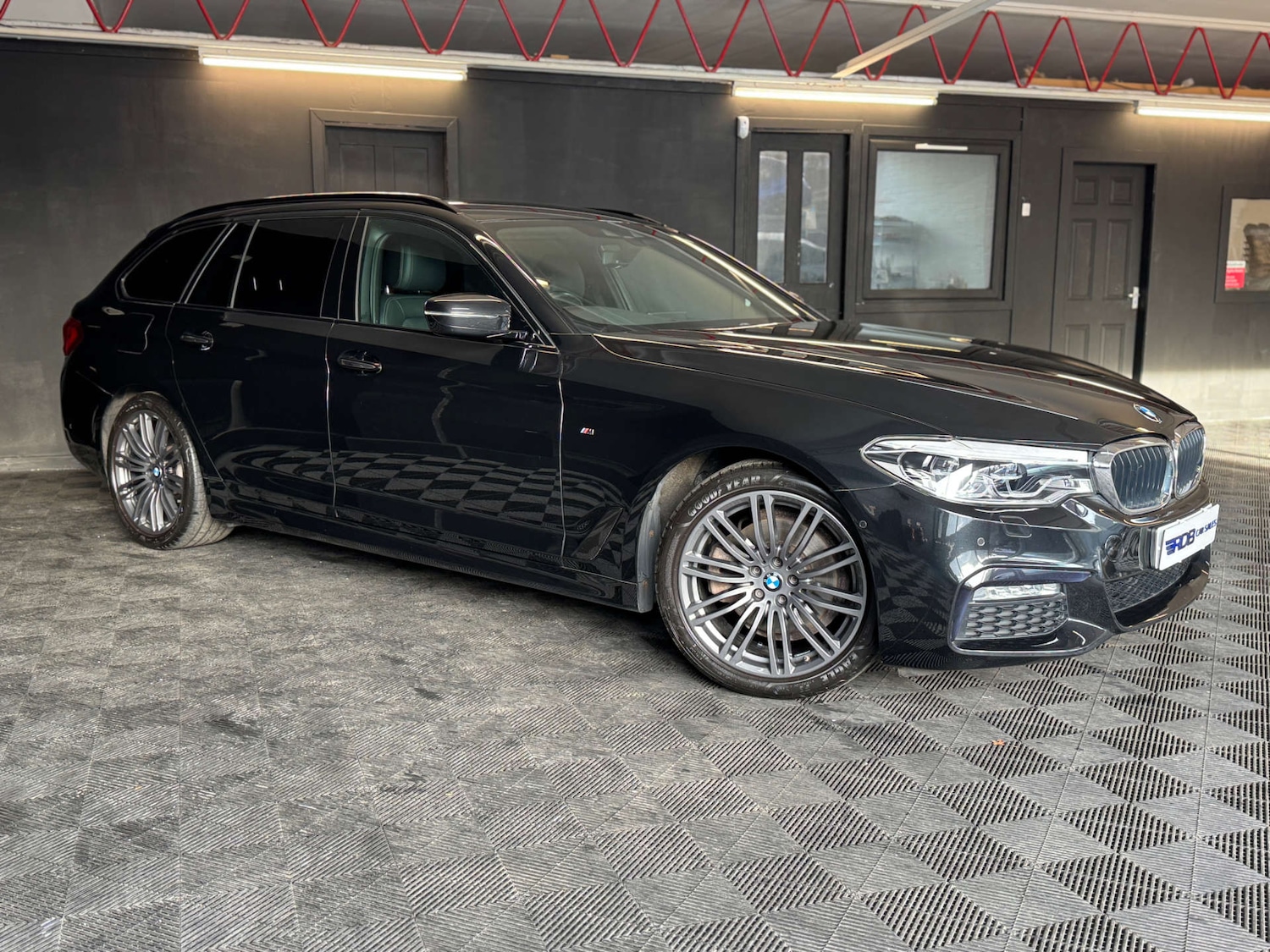 Used BMW 5 Series 2017 for sale - 76830108: Photo 11