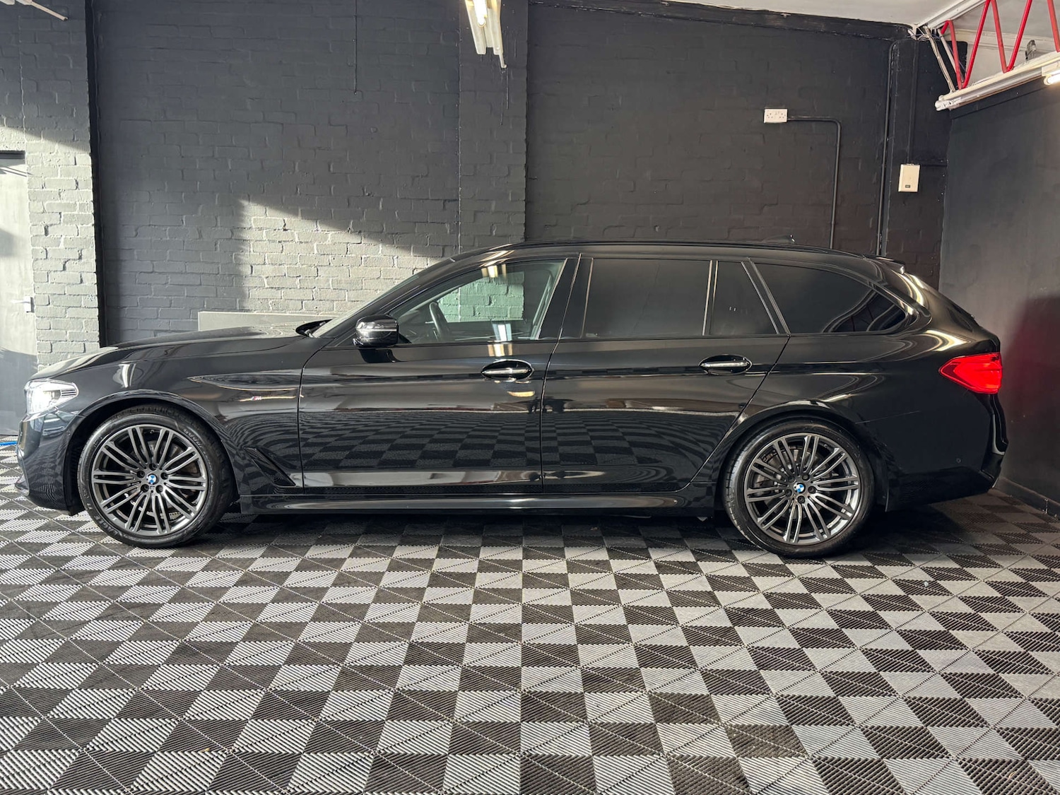 Used BMW 5 Series 2017 for sale - 76830108: Photo 12