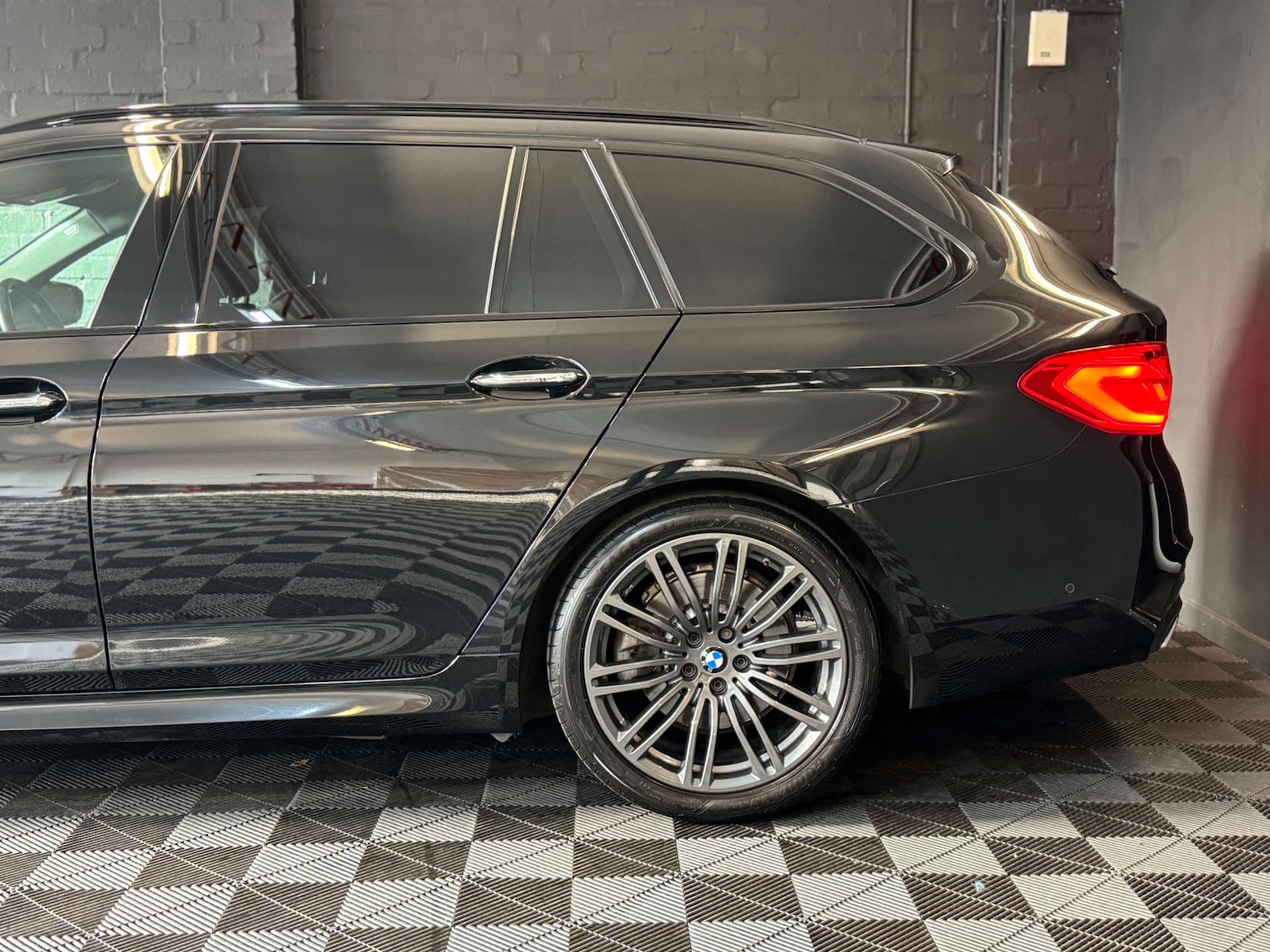 Used BMW 5 Series 2017 for sale - 76830108: Photo 14