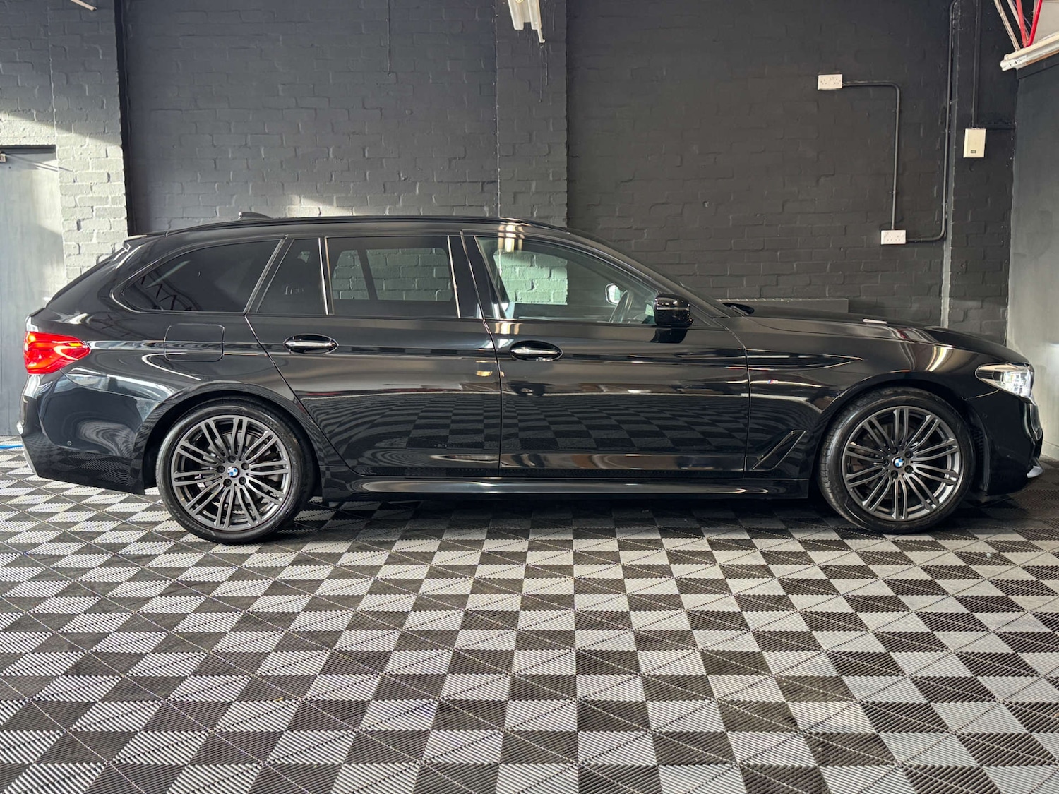 Used BMW 5 Series 2017 for sale - 76830108: Photo 15