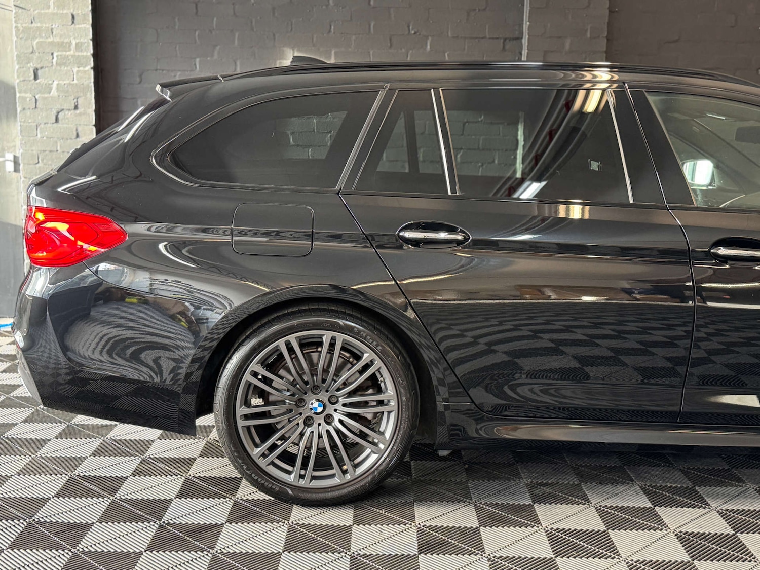 Used BMW 5 Series 2017 for sale - 76830108: Photo 16