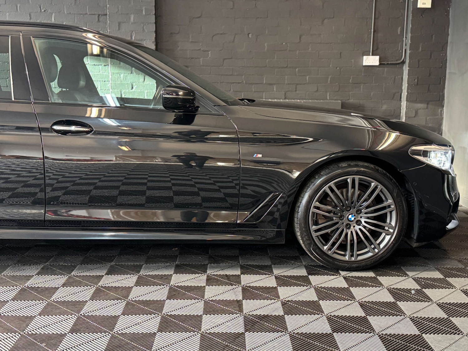 Used BMW 5 Series 2017 for sale - 76830108: Photo 17