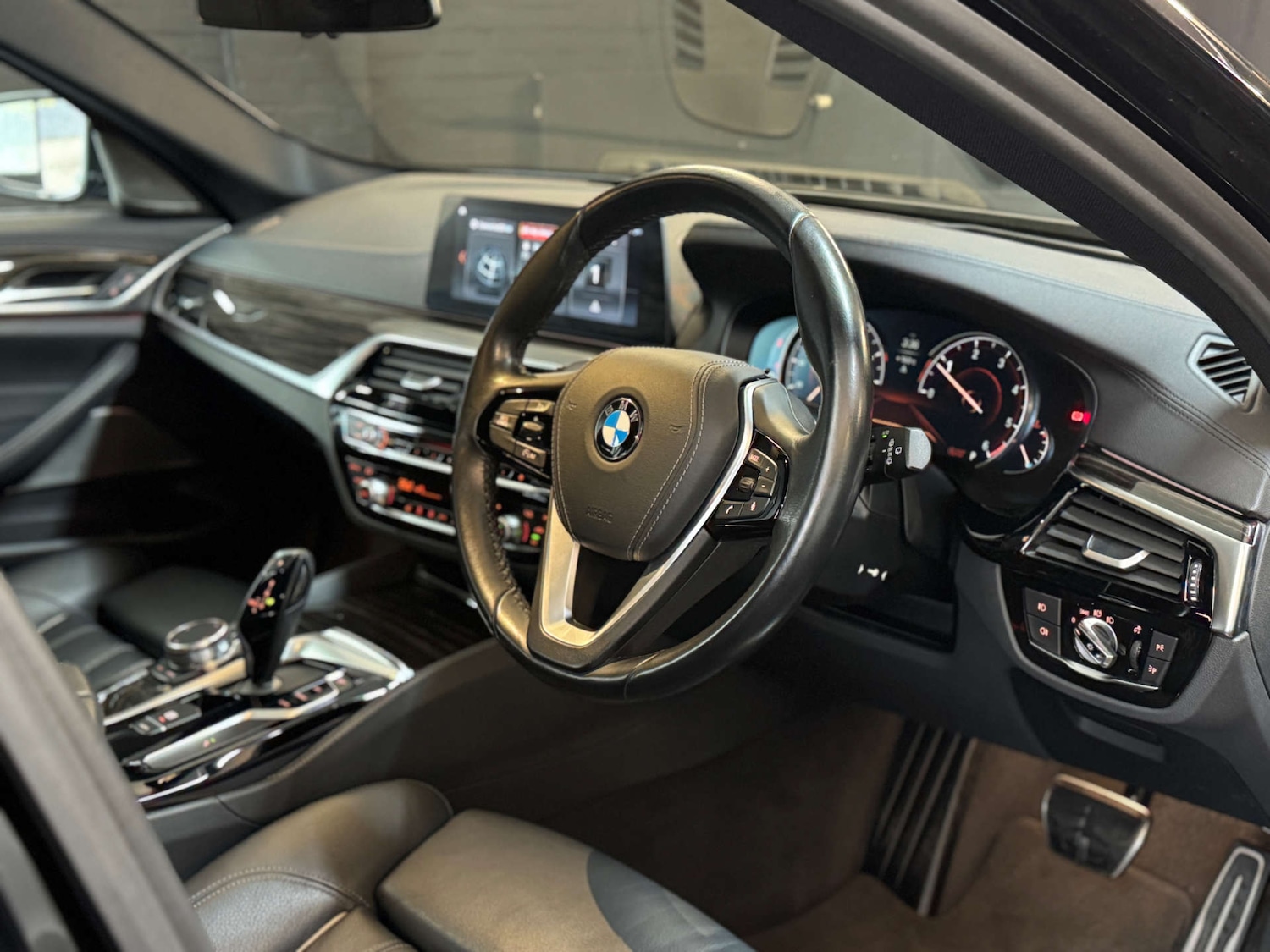 Used BMW 5 Series 2017 for sale - 76830108: Photo 28