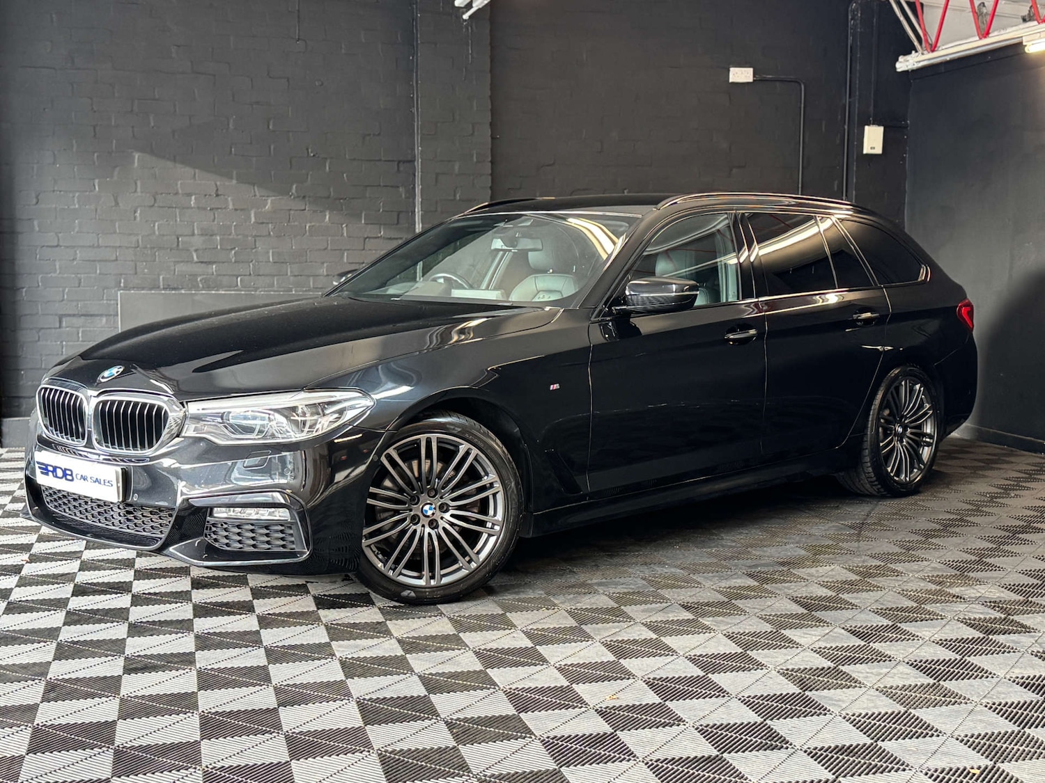 Used BMW 5 Series 2017 for sale - 76830108: Photo 3