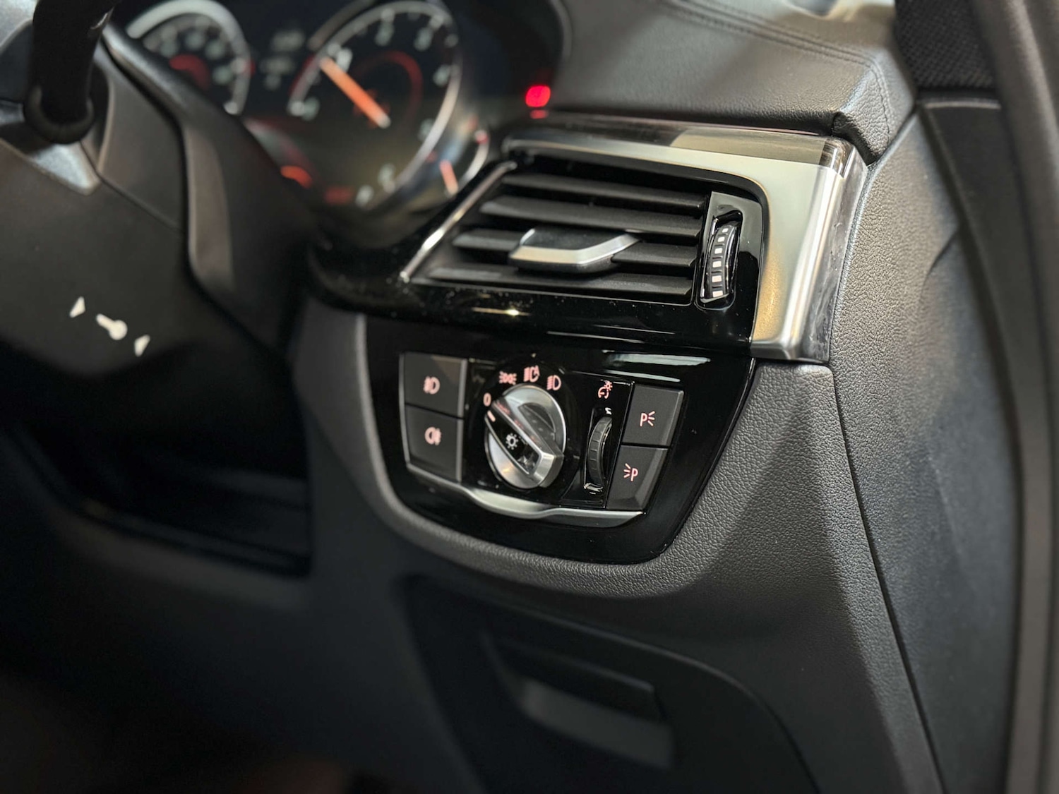 Used BMW 5 Series 2017 for sale - 76830108: Photo 38