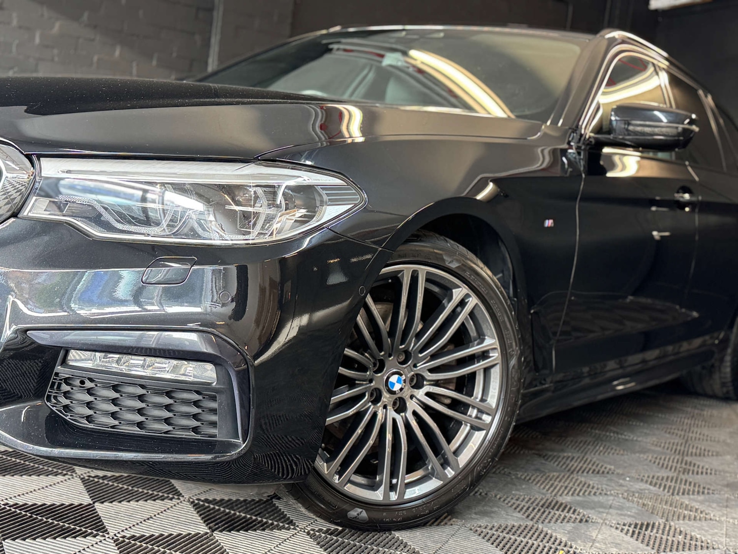 Used BMW 5 Series 2017 for sale - 76830108: Photo 4