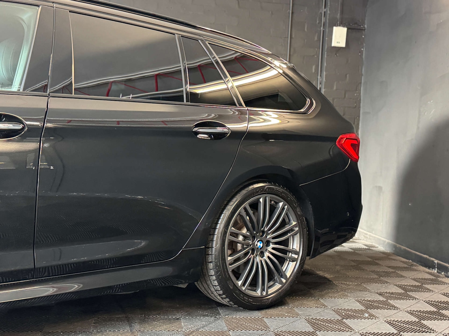 Used BMW 5 Series 2017 for sale - 76830108: Photo 5