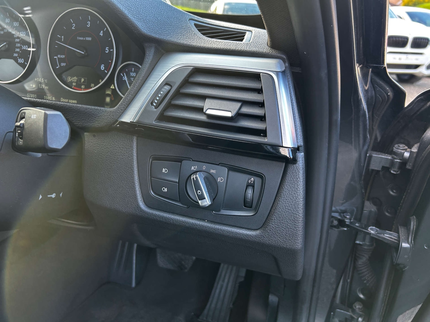 Used BMW 3 Series 2017 for sale - 76422553: Photo 32