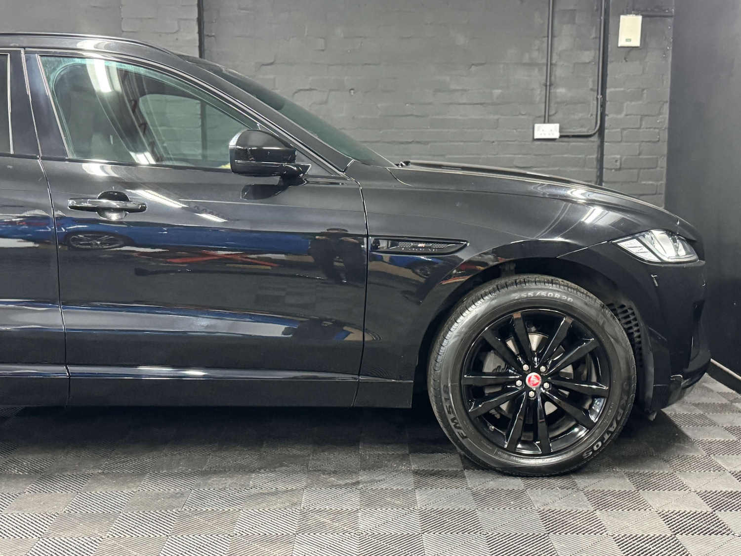 Used Jaguar F-Pace 2020 for sale - 76861633: Photo 16