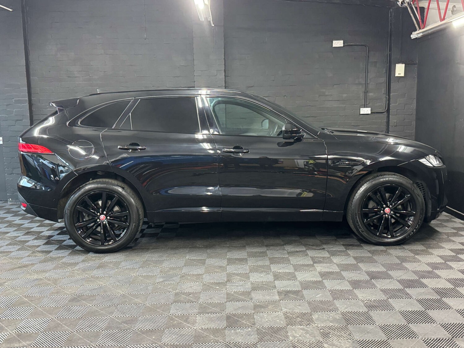 Used Jaguar F-Pace 2020 for sale - 76861633: Photo 17