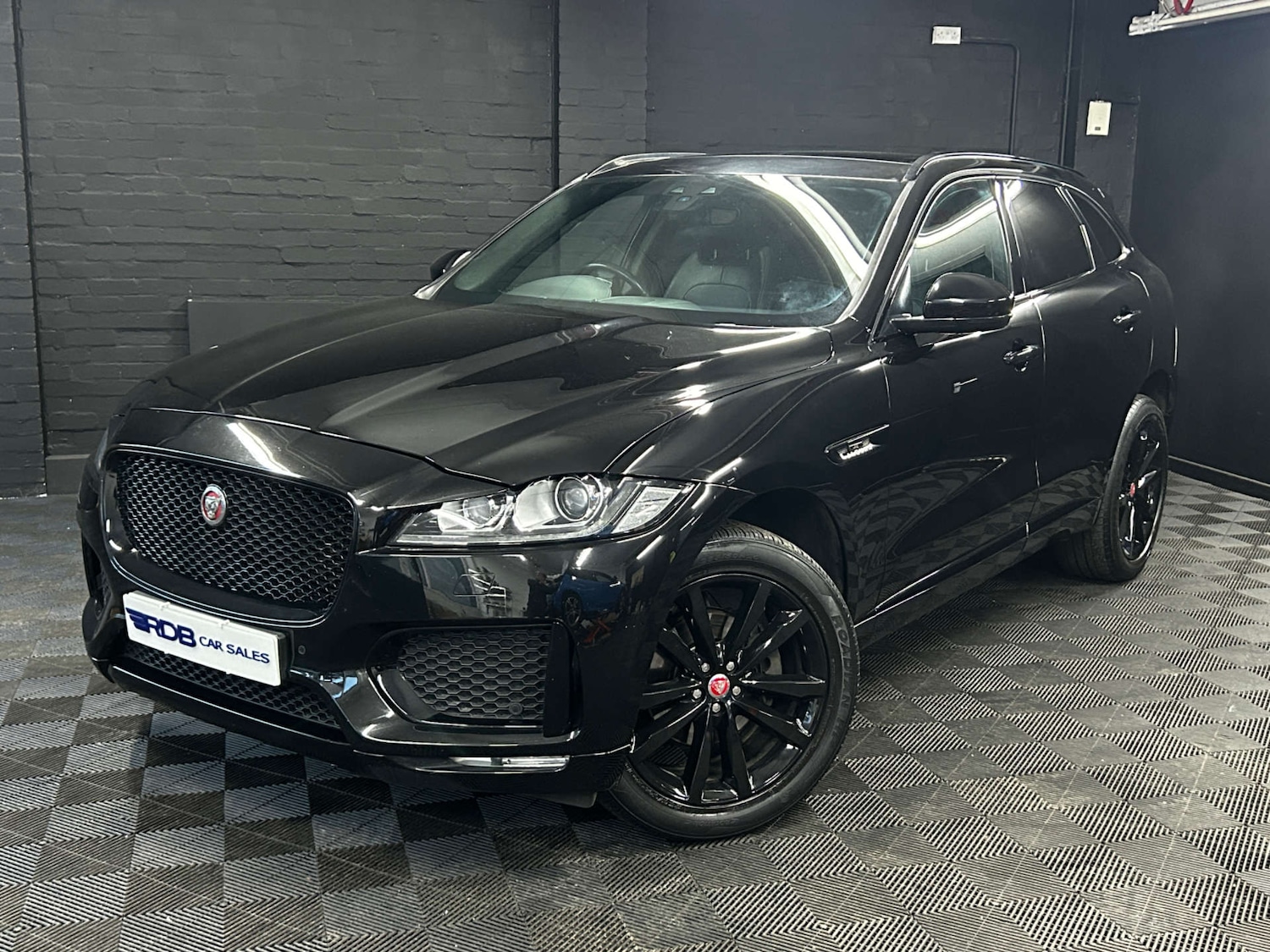 Used Jaguar F-Pace 2020 for sale - 76861633: Photo 3