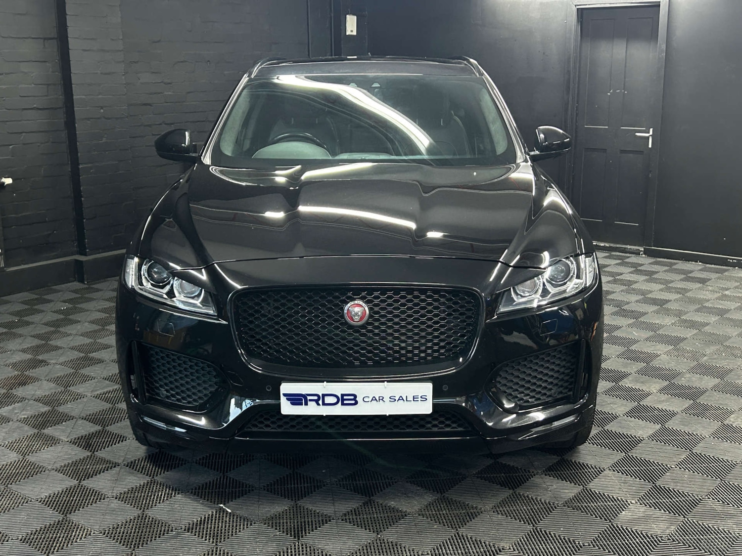Used Jaguar F-Pace 2020 for sale - 76861633: Photo 4