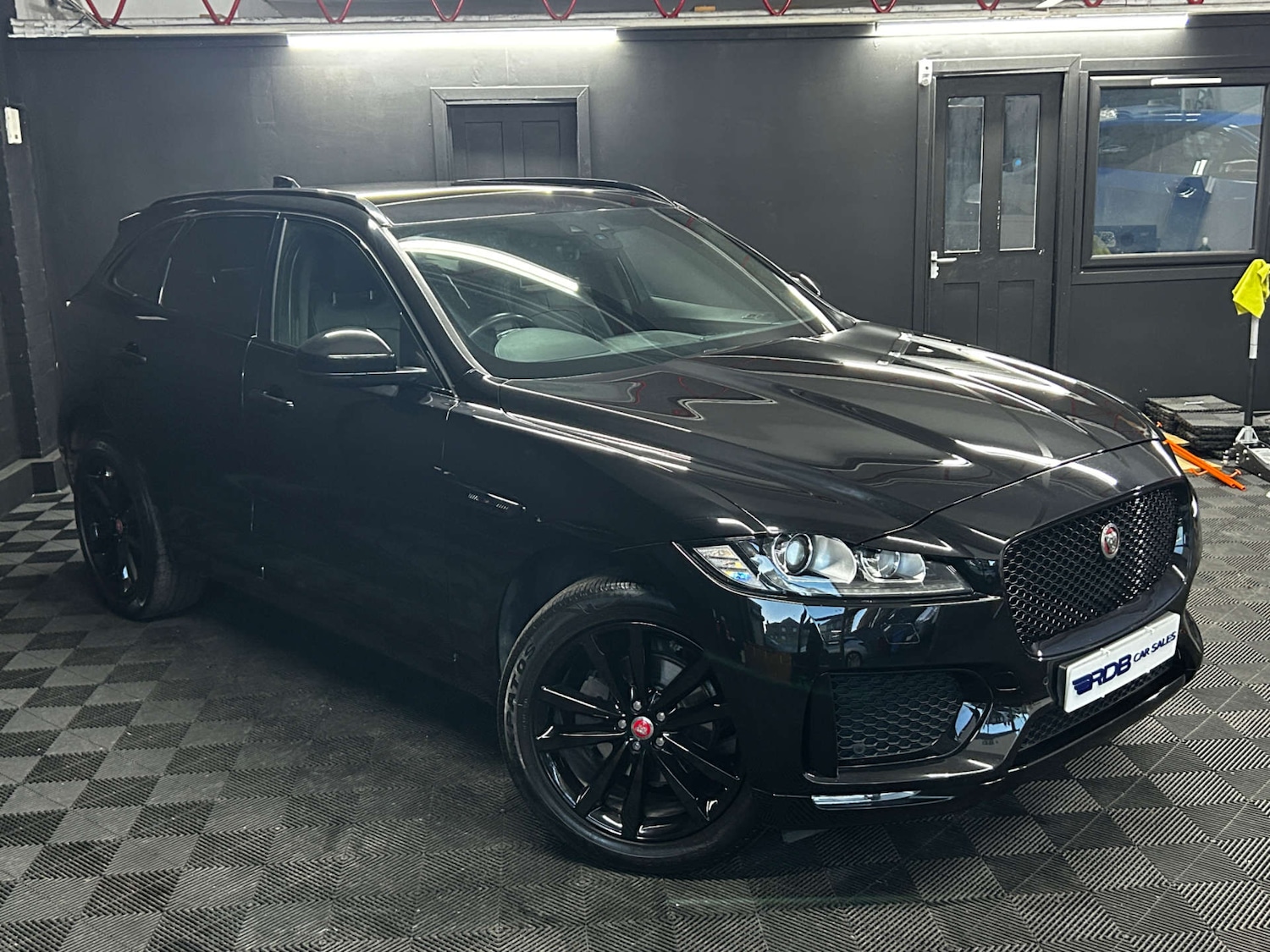 Used Jaguar F-Pace 2020 for sale - 76861633: Photo 7