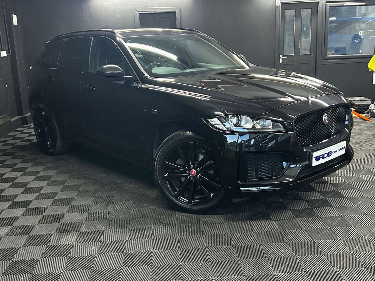 Used Jaguar F-Pace 2020 for sale - 76861633: Photo 8