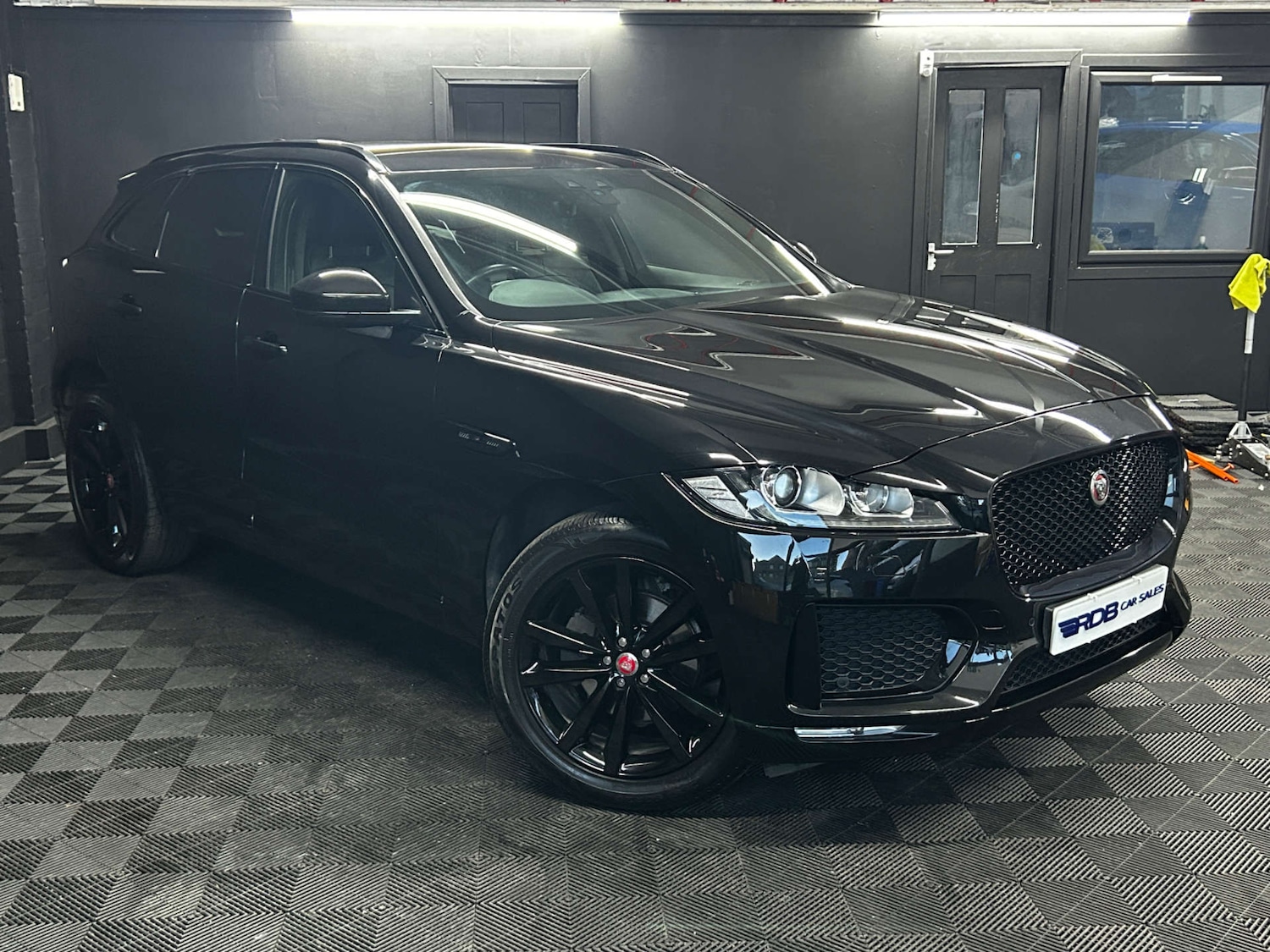 Used Jaguar F-Pace 2020 for sale - 76861633: Photo 9