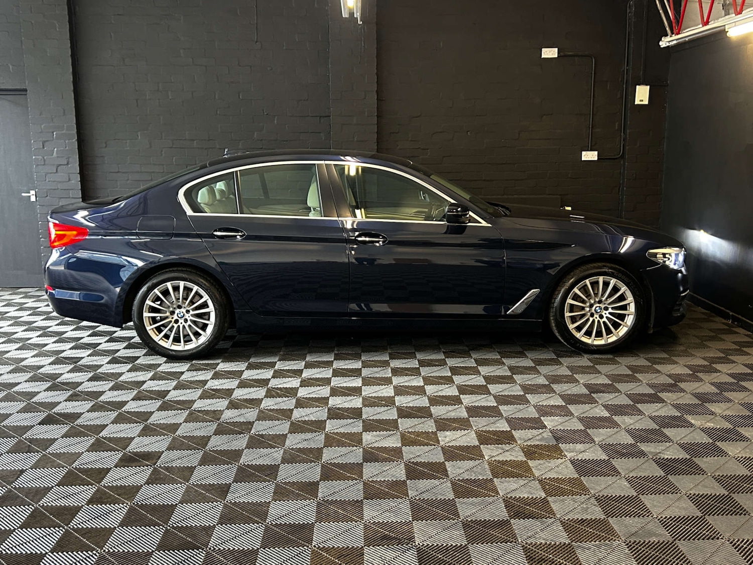 Used BMW 5 Series 2017 for sale - 76604270: Photo 14