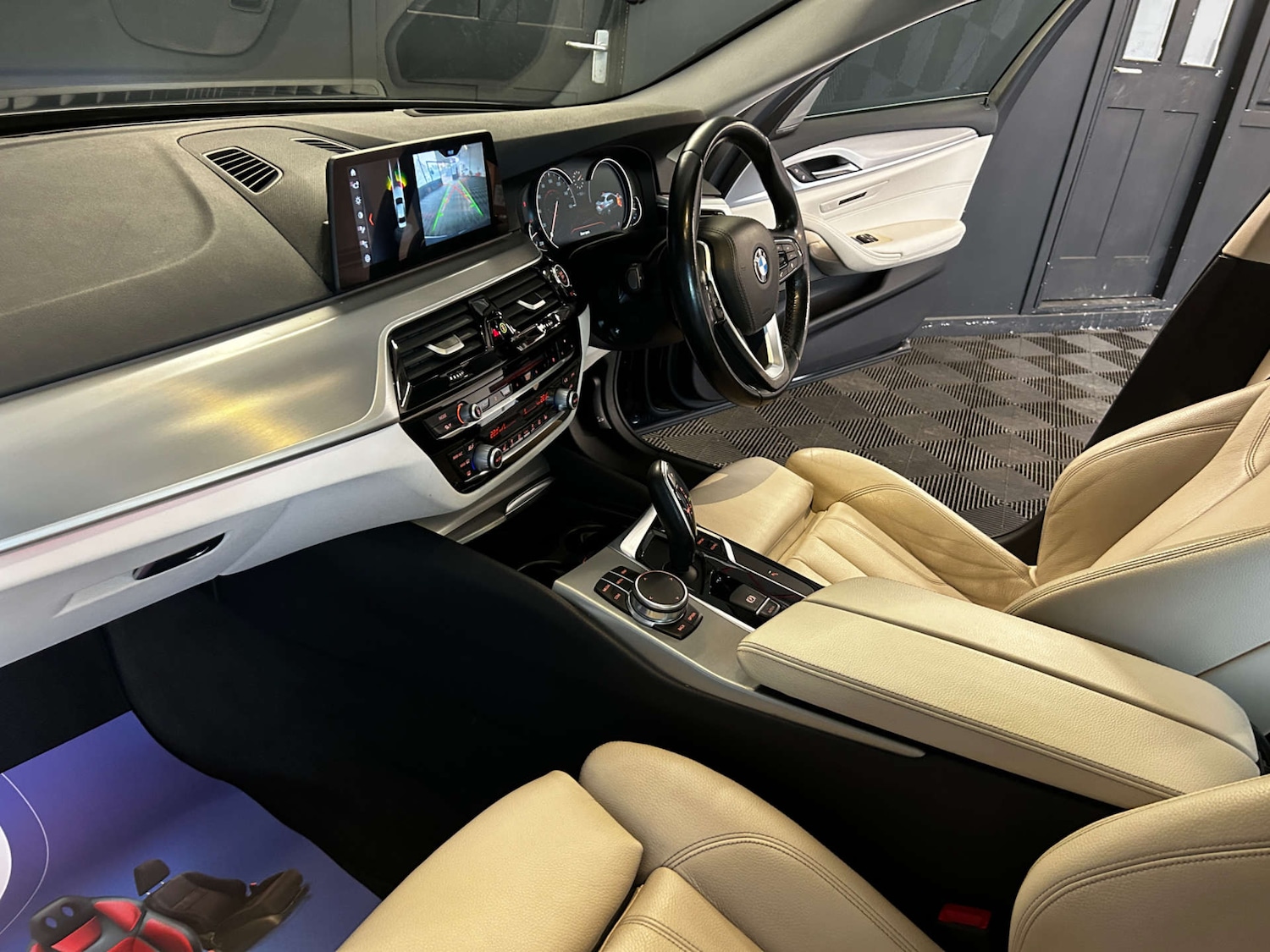 Used BMW 5 Series 2017 for sale - 76604270: Photo 64