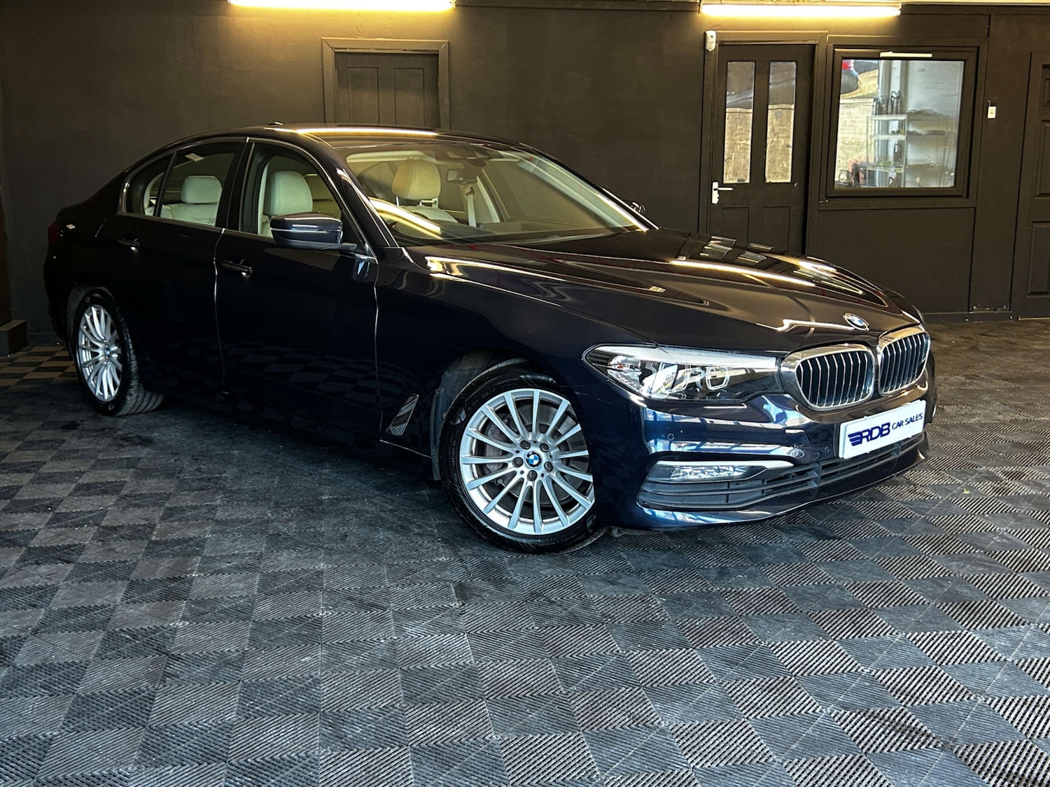 Used BMW 5 Series 2017 for sale - 76604270: Photo 8
